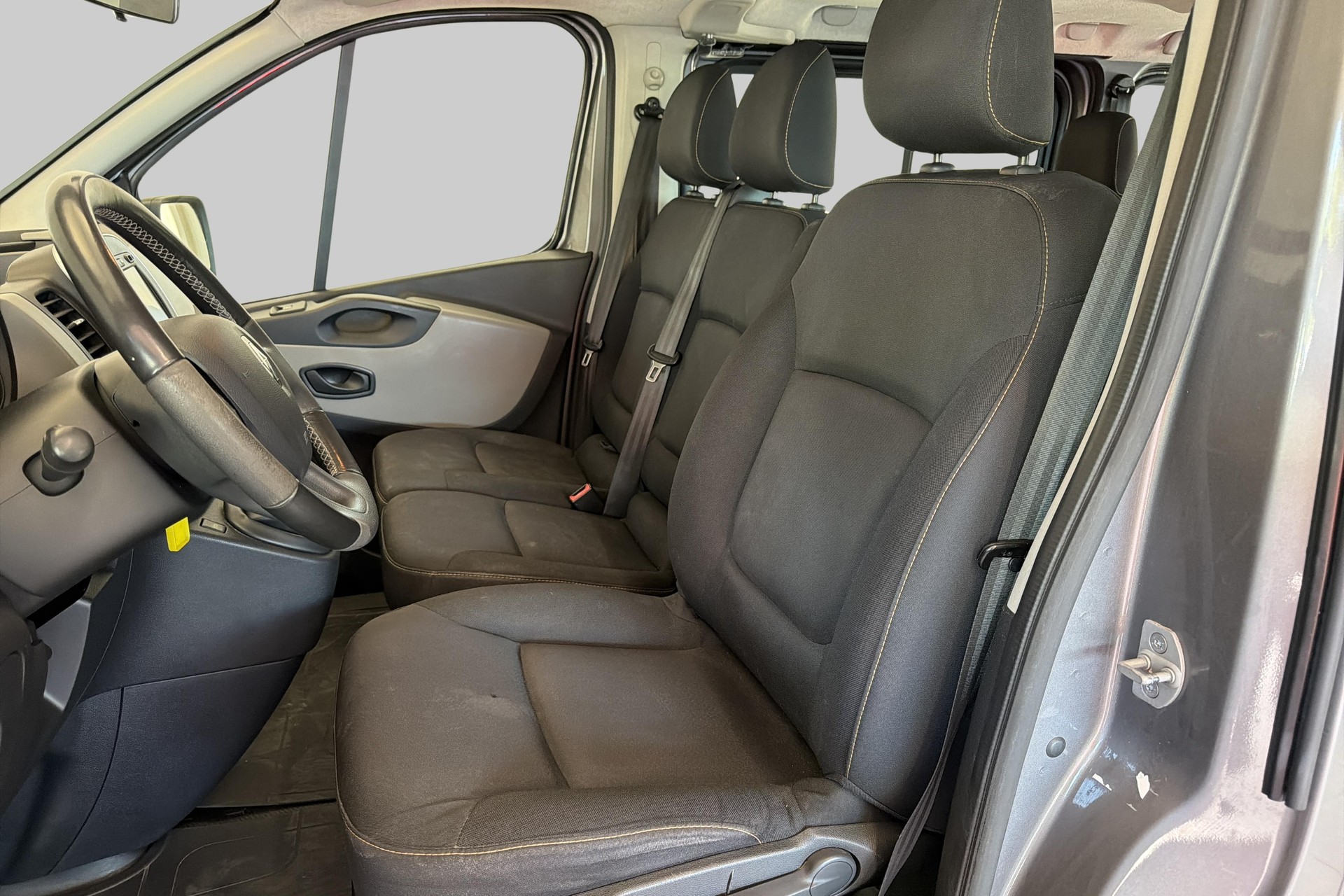 RENAULT Trafic ENERGY dCi 125 Grand Passenger Authentique-image-14