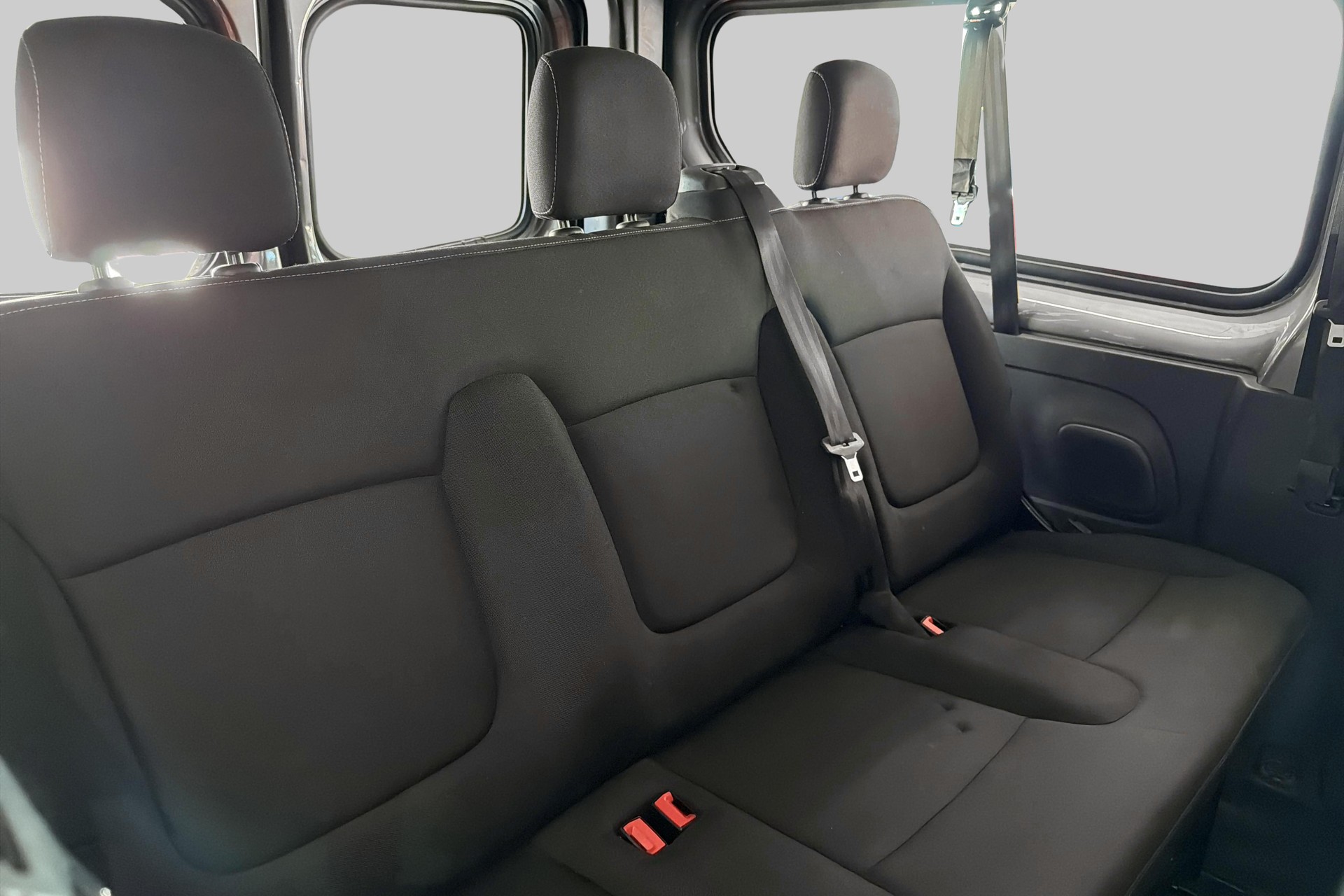 RENAULT Trafic ENERGY dCi 125 Grand Passenger Authentique-image-16