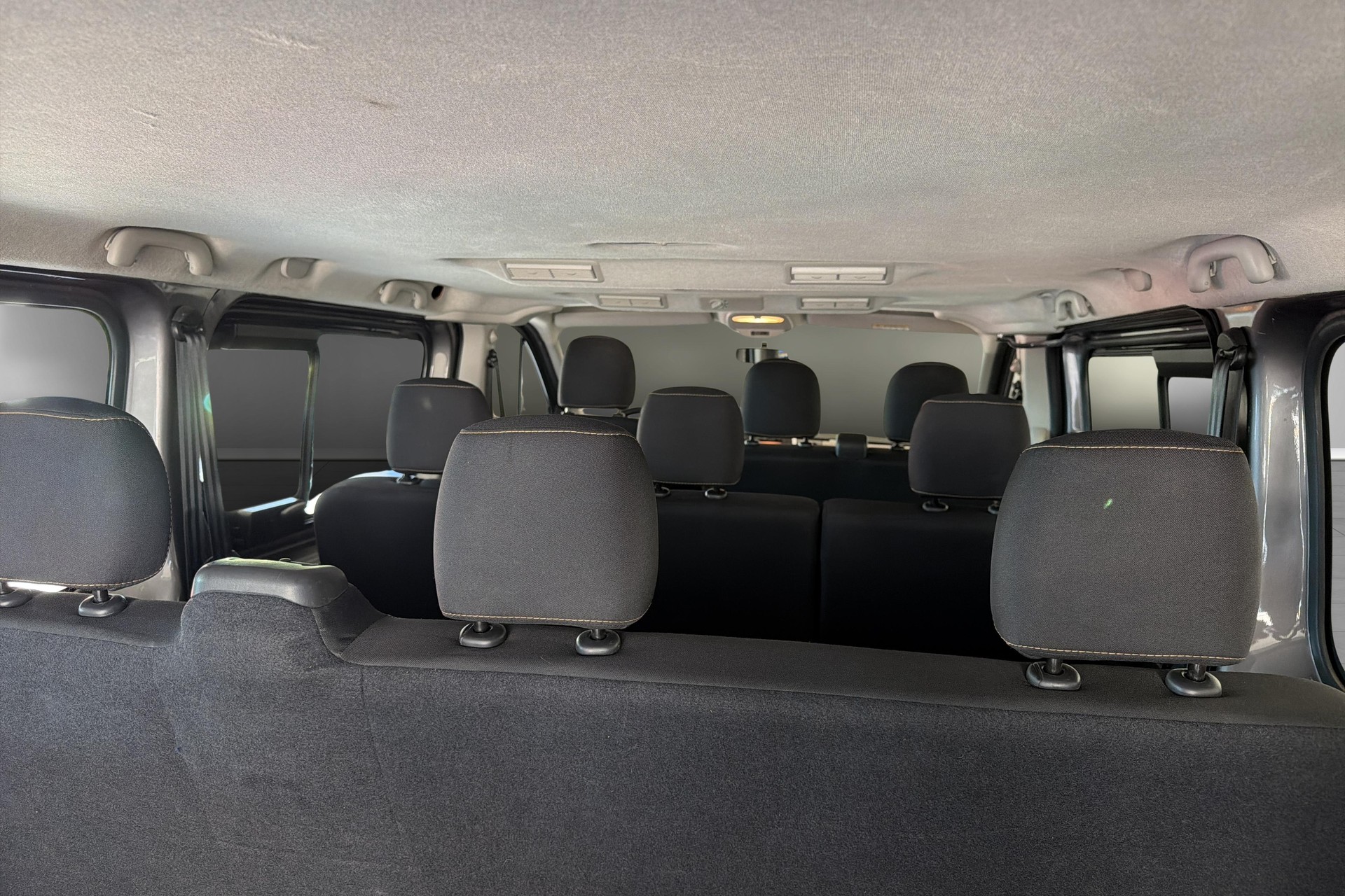 RENAULT Trafic ENERGY dCi 125 Grand Passenger Authentique-image-19