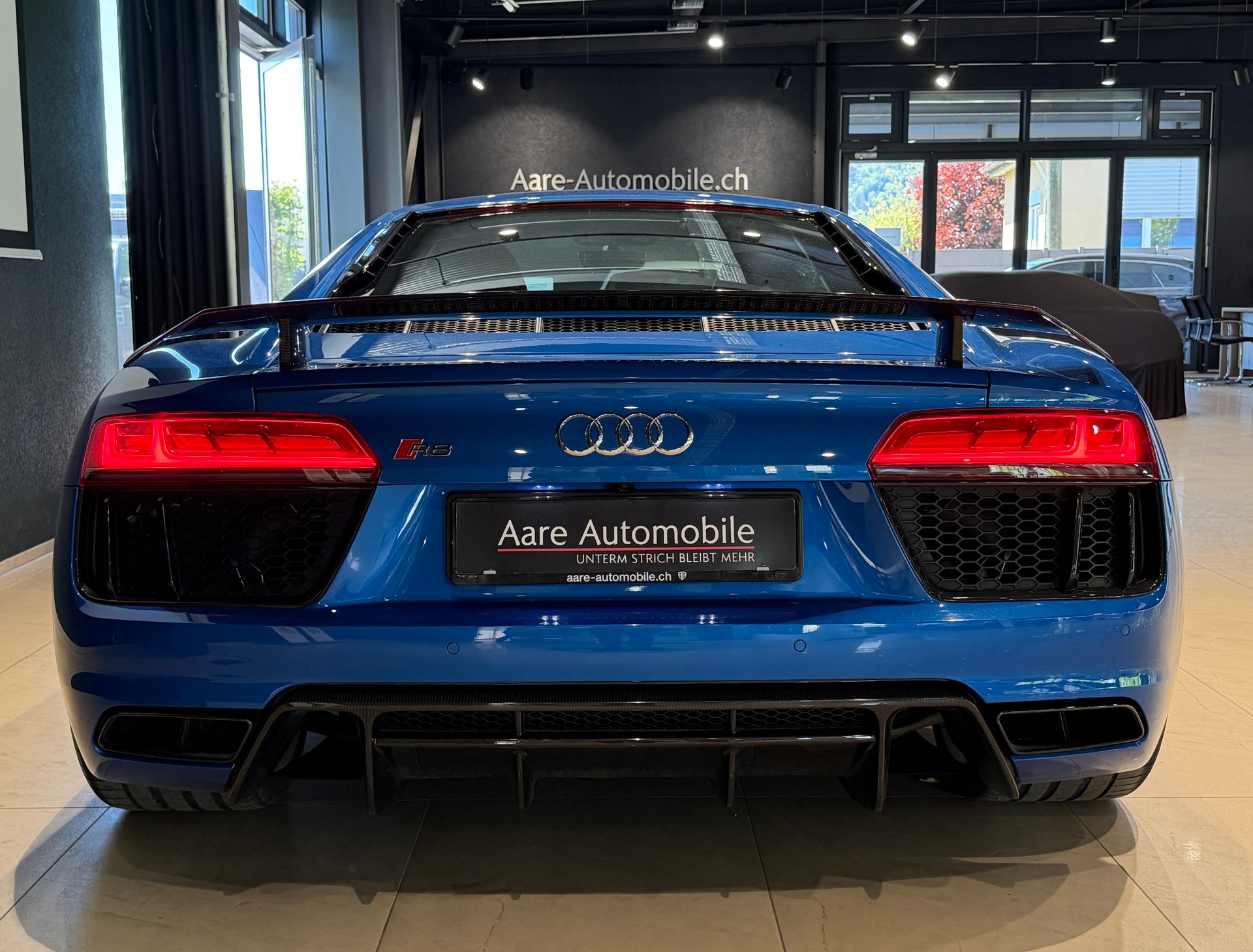AUDI R8 Coupé 5.2 plus S-Tronic-image-7