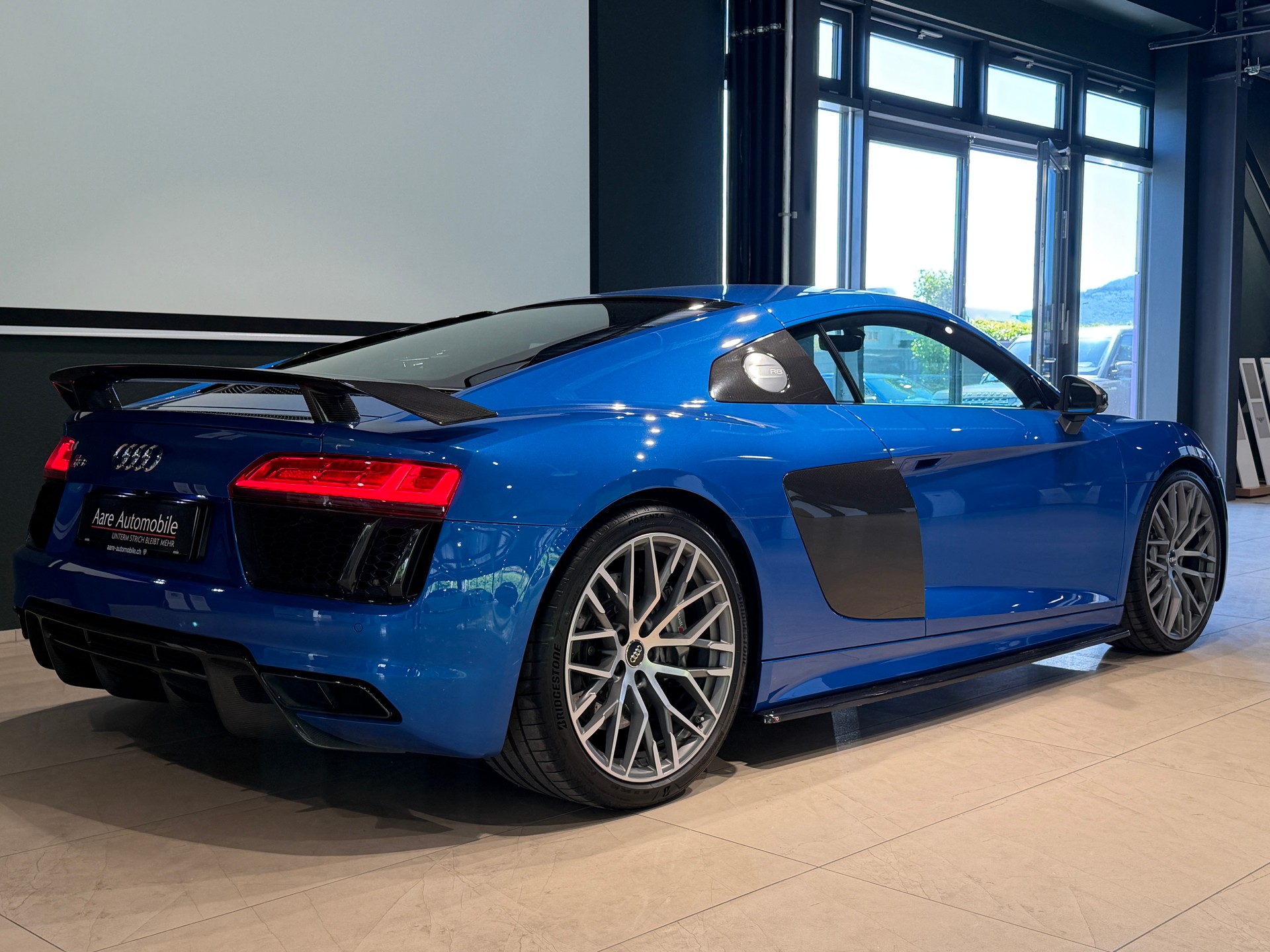 AUDI R8 Coupé 5.2 plus S-Tronic-image-5