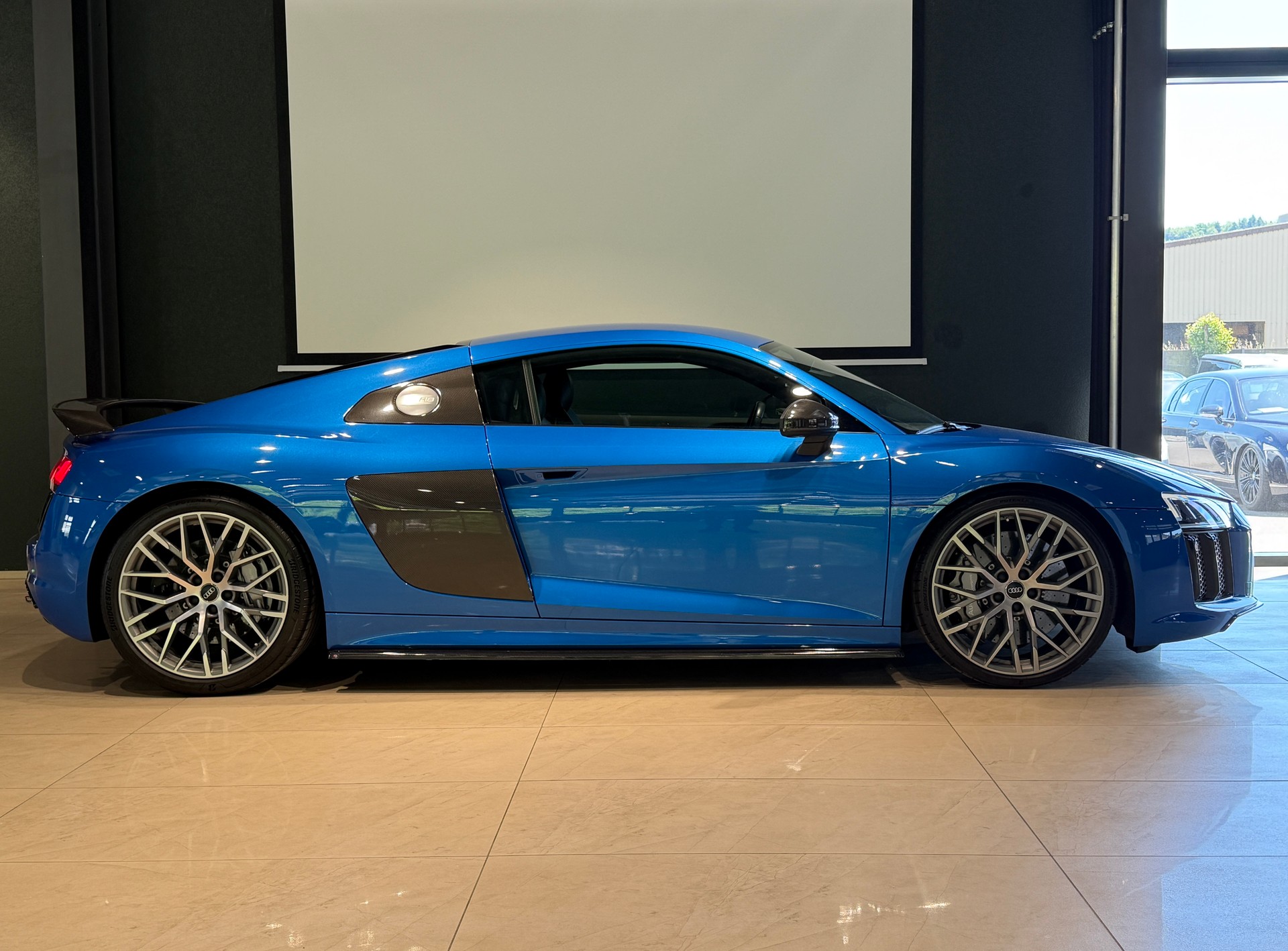 AUDI R8 Coupé 5.2 plus S-Tronic-showroom-element-3