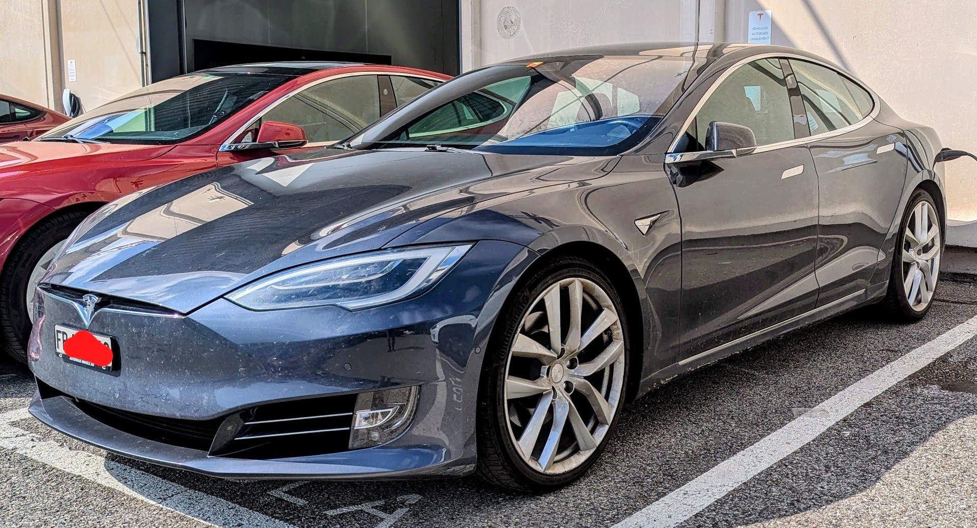 TESLA 90 D