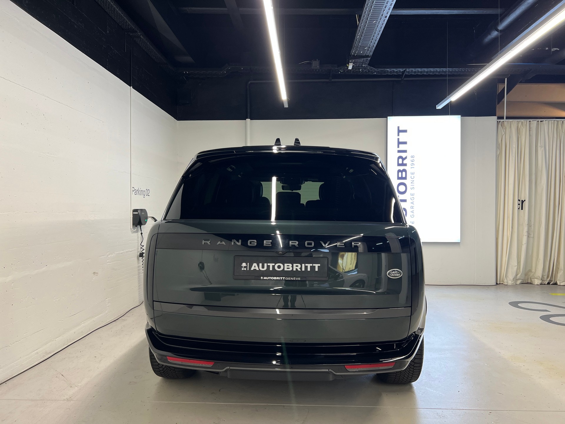 LAND ROVER Range Rover 3.0 D I6 350 HSE-image-8