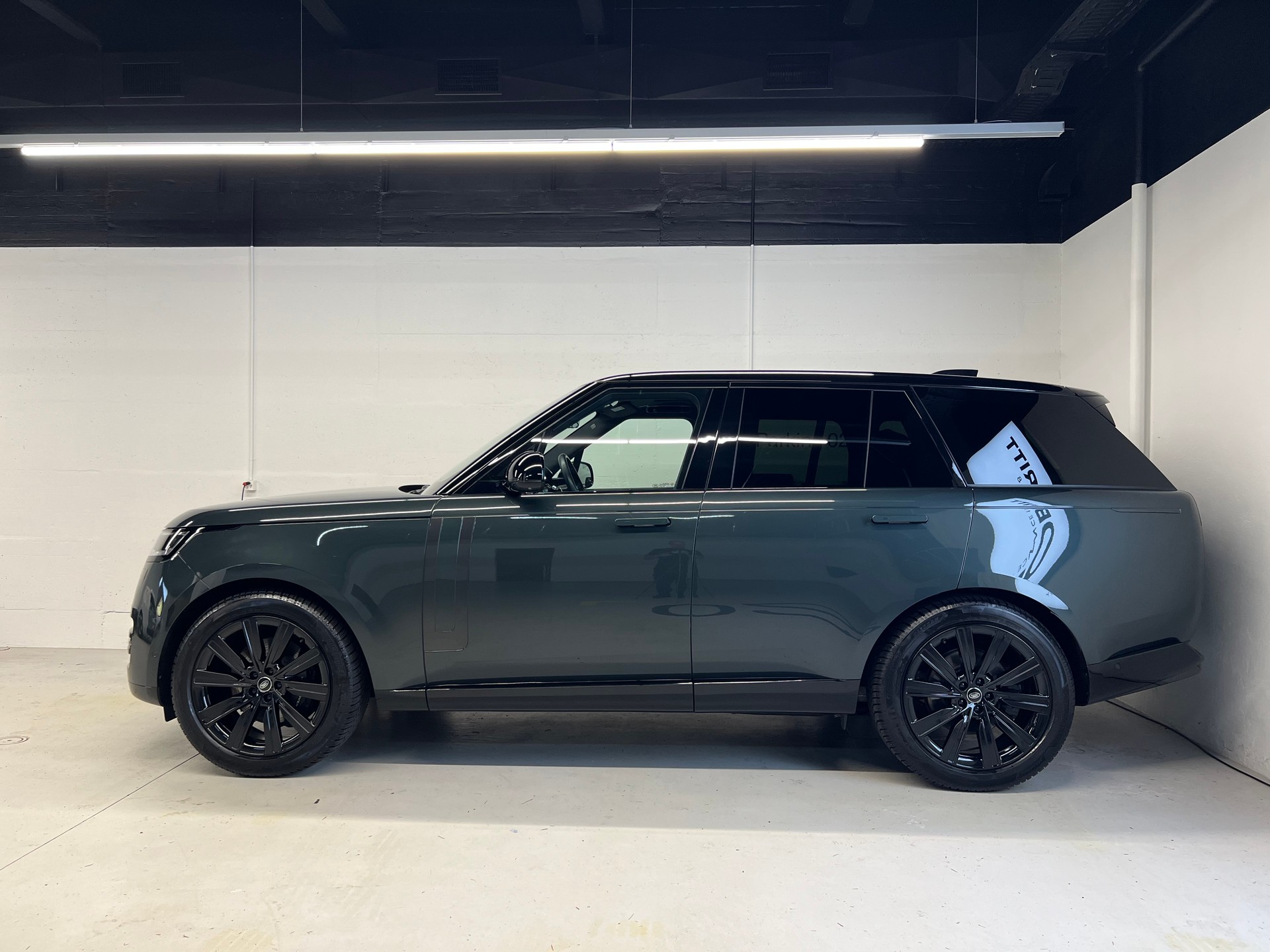LAND ROVER Range Rover 3.0 D I6 350 HSE-image-7