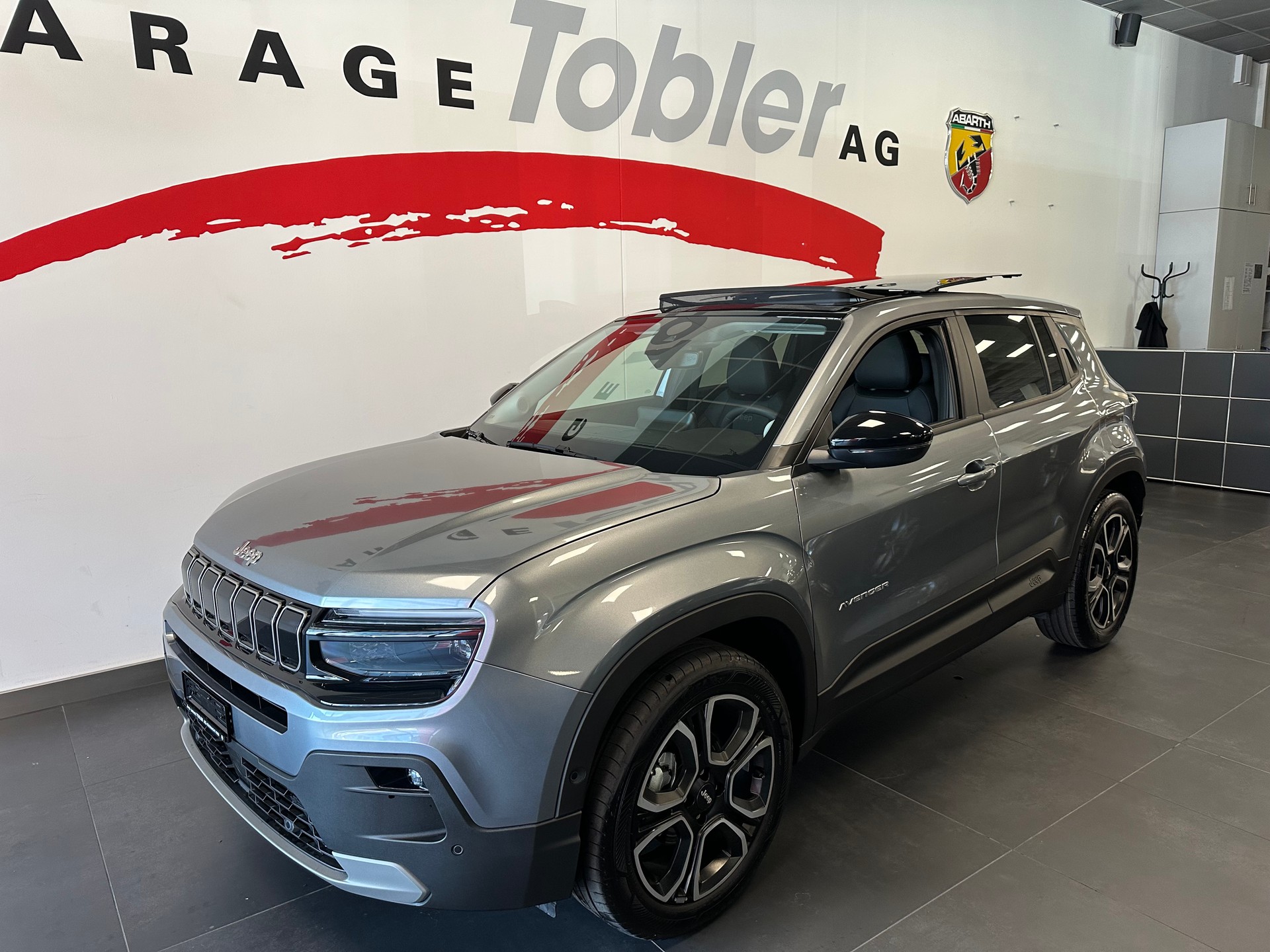 JEEP Avenger 1.2 Summit Sky-showroom-element-2