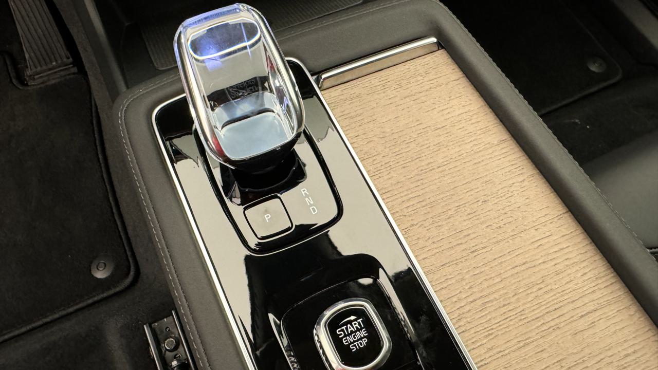 VOLVO XC90 T8 eAWD PluginHybrid Plus Dark Geartronic-image-10