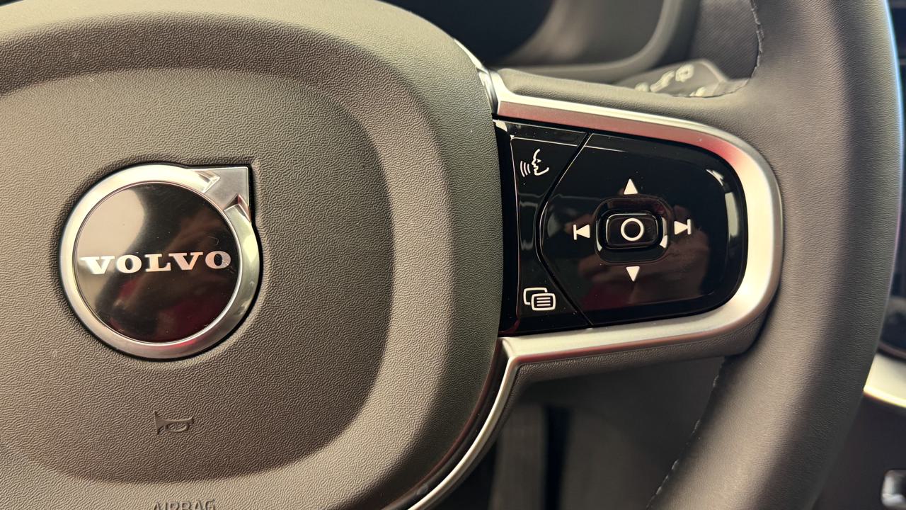 VOLVO XC90 T8 eAWD PluginHybrid Plus Dark Geartronic-image-9