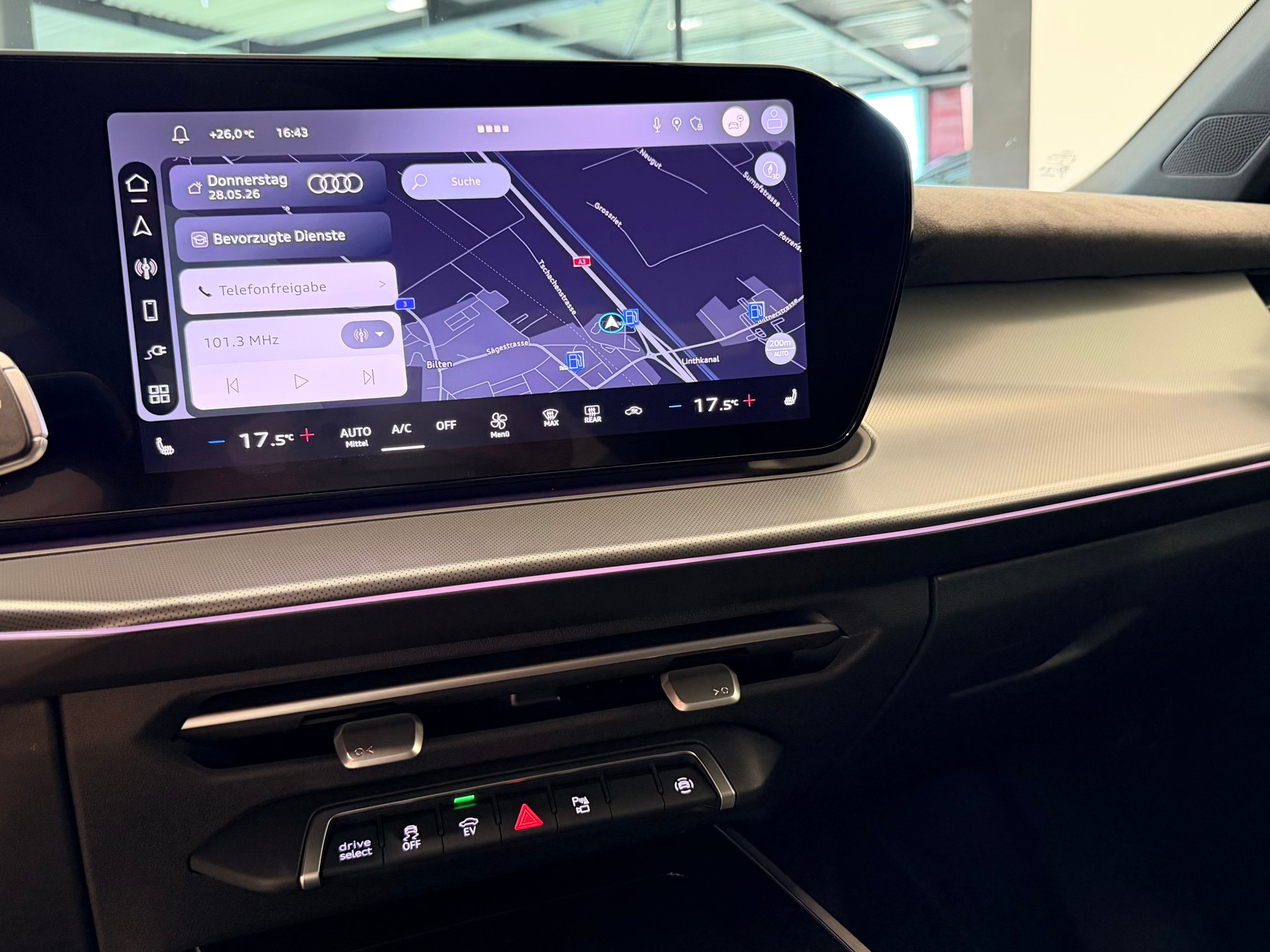 AUDI Q3 Sportback e-hybrid 200 kW S tronig-image-25