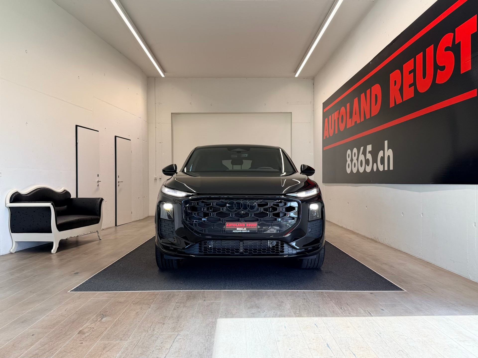 AUDI Q3 Sportback e-hybrid 200 kW S tronig-showroom-element-1