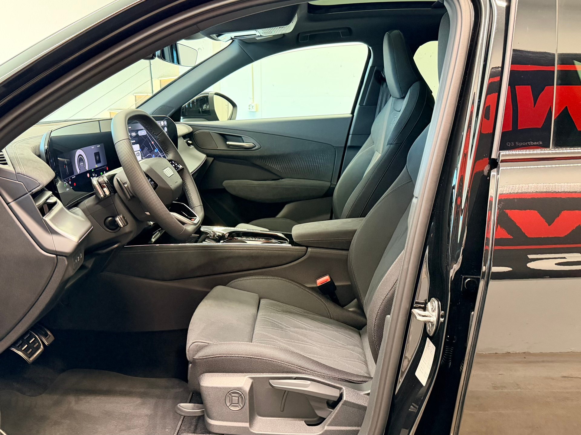 AUDI Q3 Sportback e-hybrid 200 kW S tronig-image-13