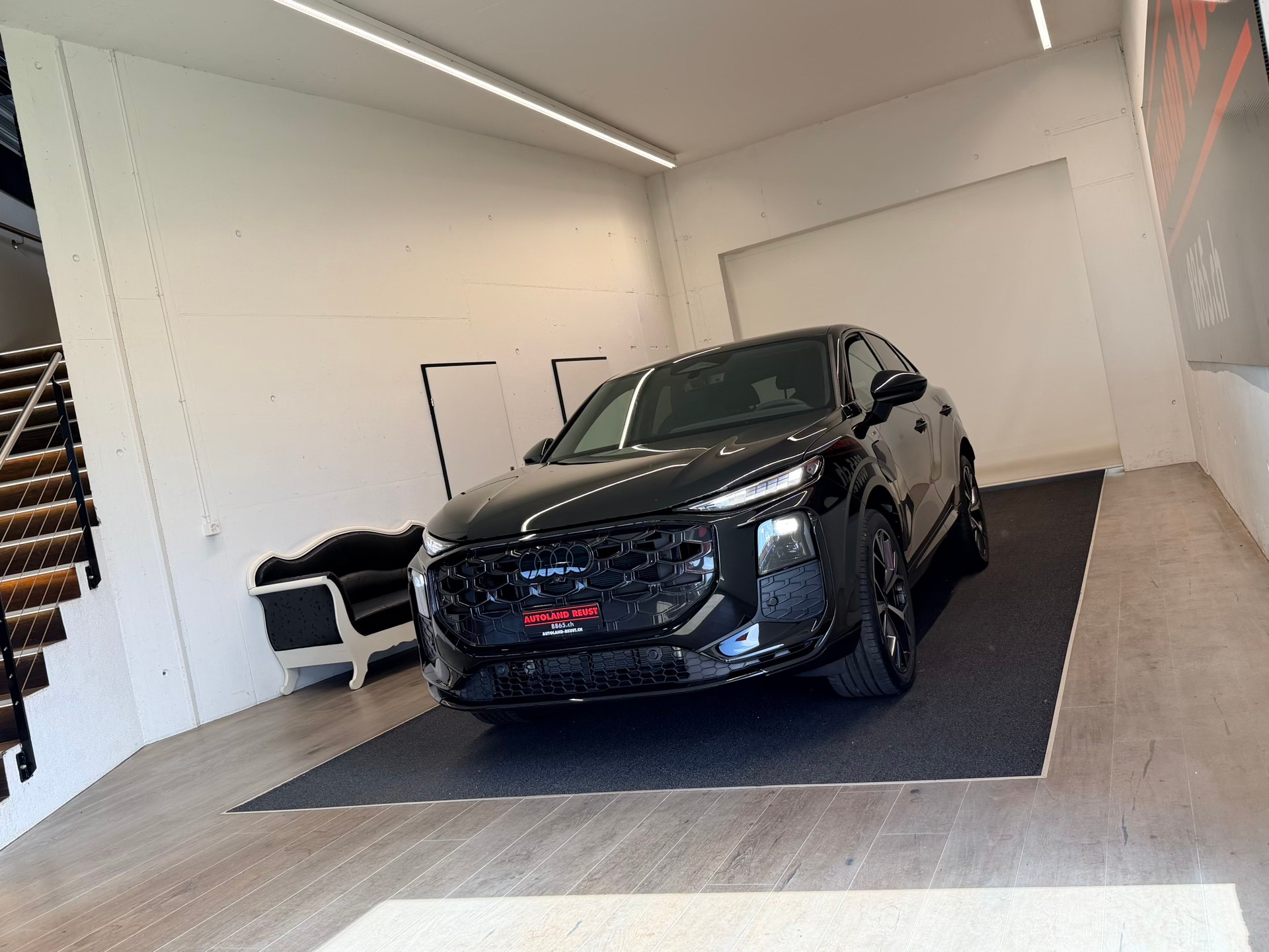 AUDI Q3 Sportback e-hybrid 200 kW S tronig-showroom-element-2