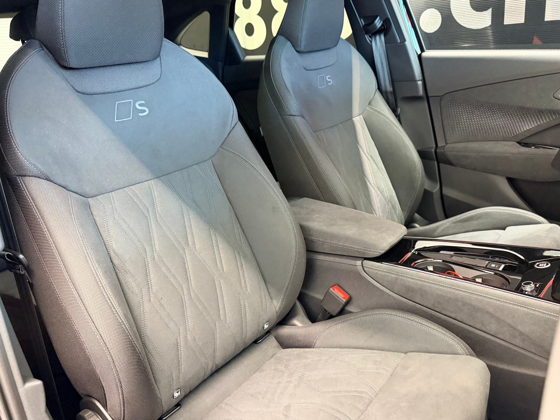 AUDI Q3 Sportback e-hybrid 200 kW S tronig-image-22