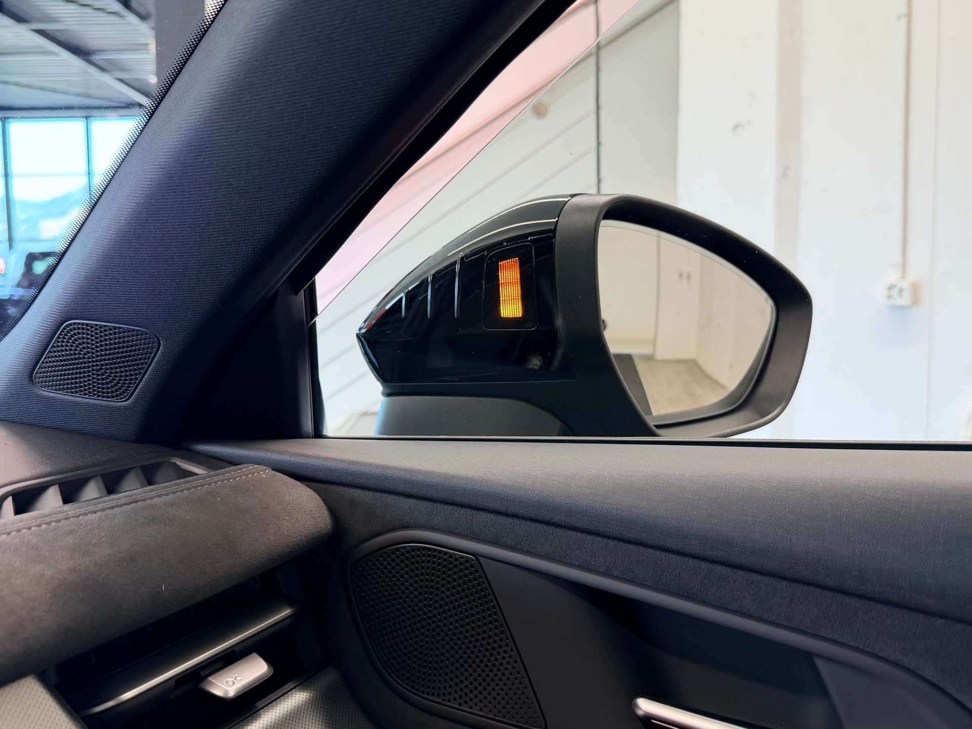 AUDI Q3 Sportback e-hybrid 200 kW S tronig-image-29