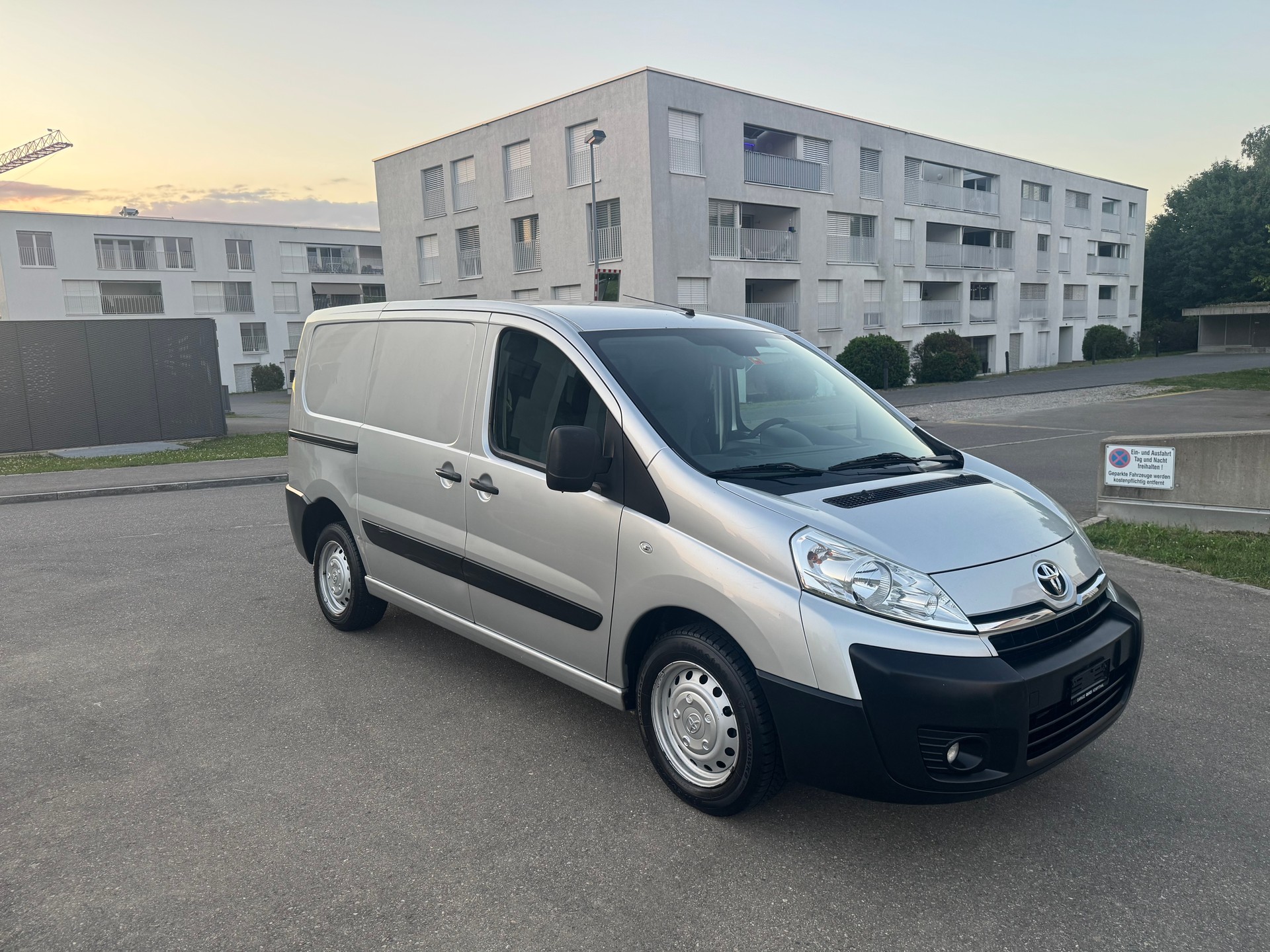 TOYOTA Proace 1.6D Panel Van Terra L1H1-image-4