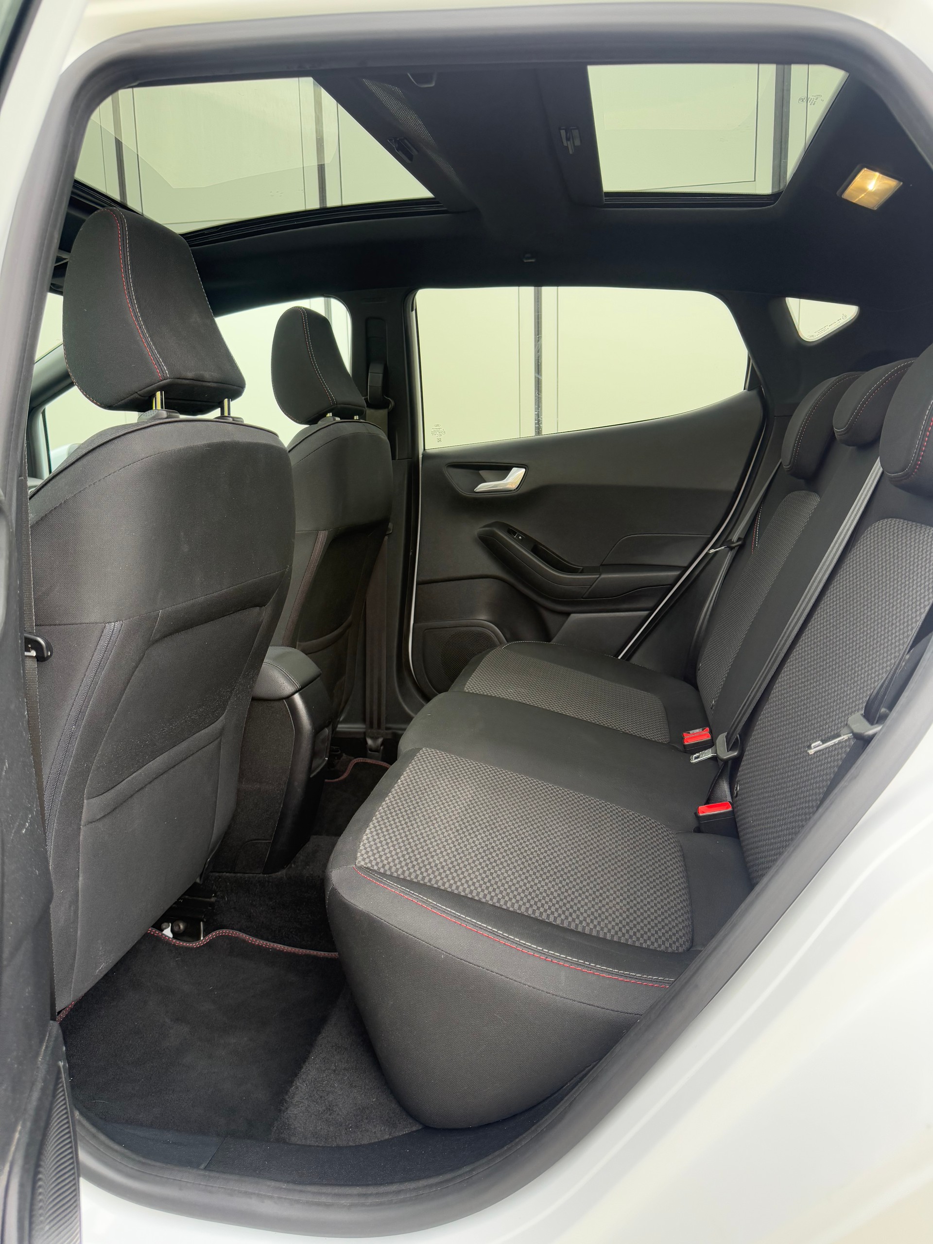 FORD Fiesta 1.0 SCTi ST Line-image-14