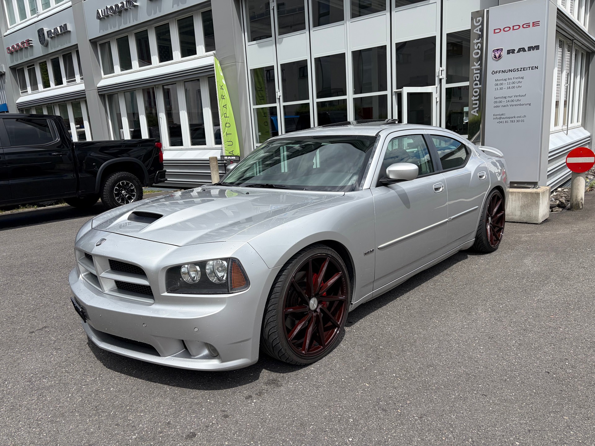 DODGE Charger SRT-8 / HEMI-V8-6,1-Liter