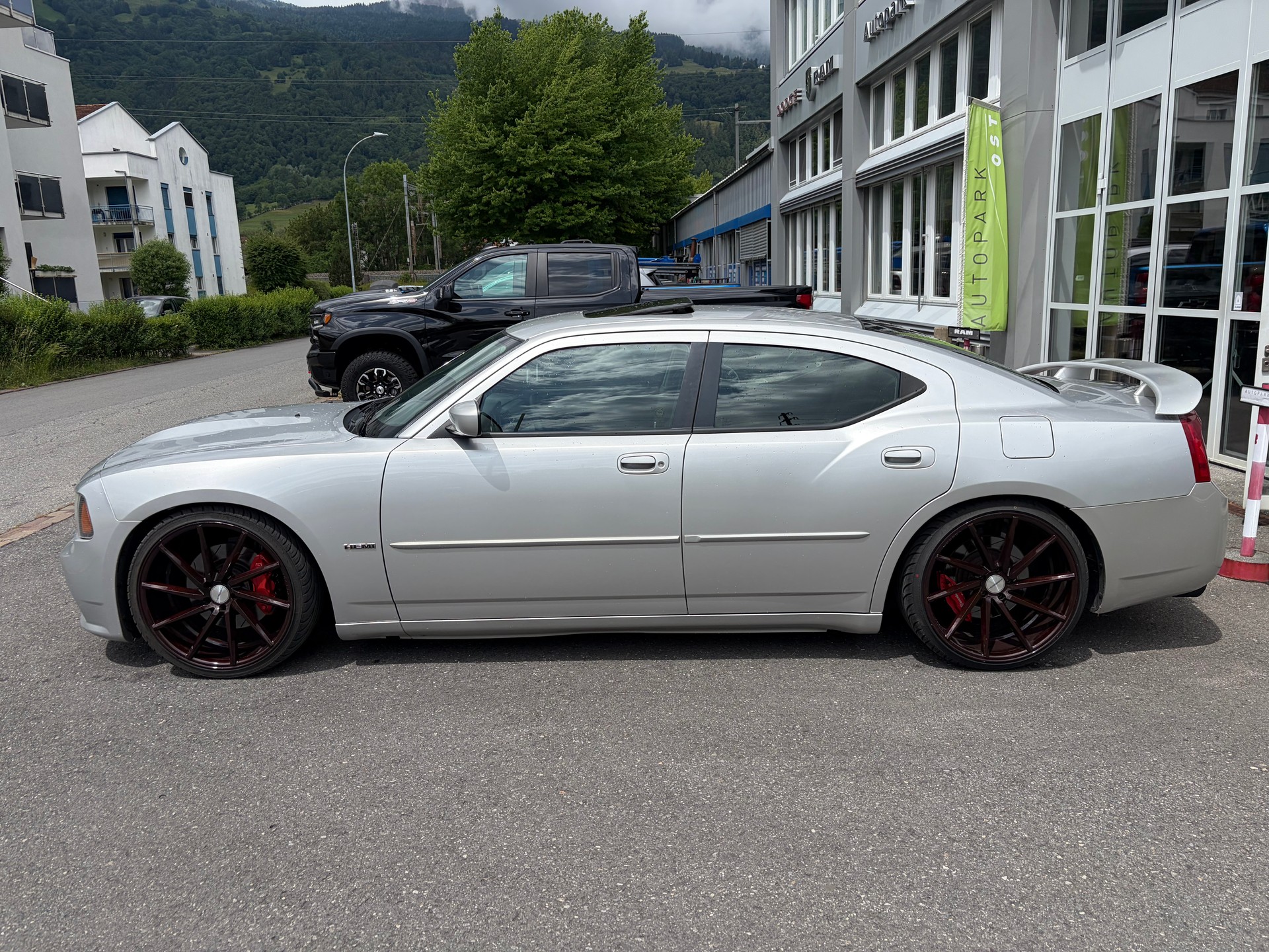 DODGE Charger SRT-8 / HEMI-V8-6,1-Liter-image-2