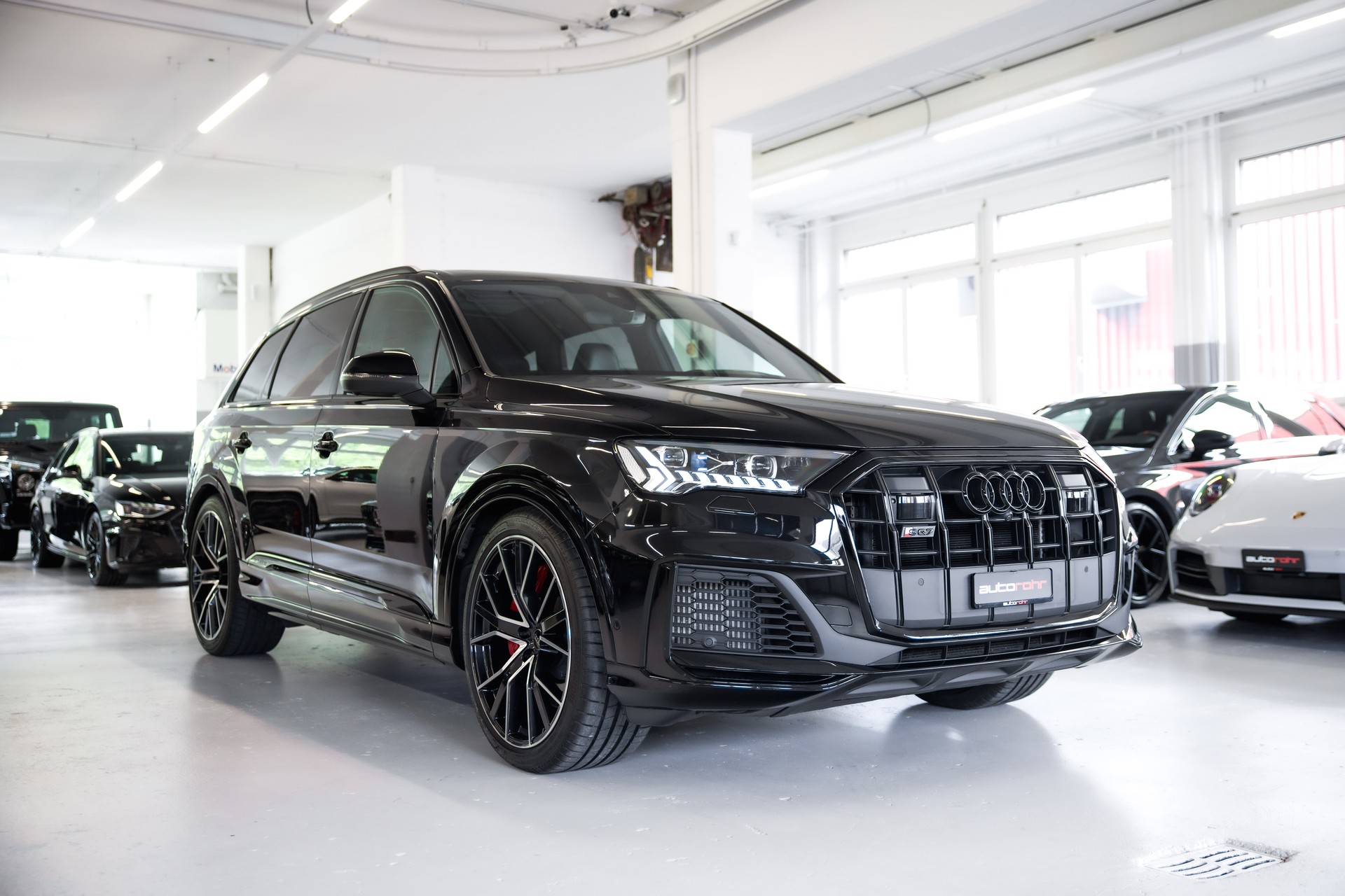 AUDI SQ7 TFSI quattro tiptronic-showroom-element-2