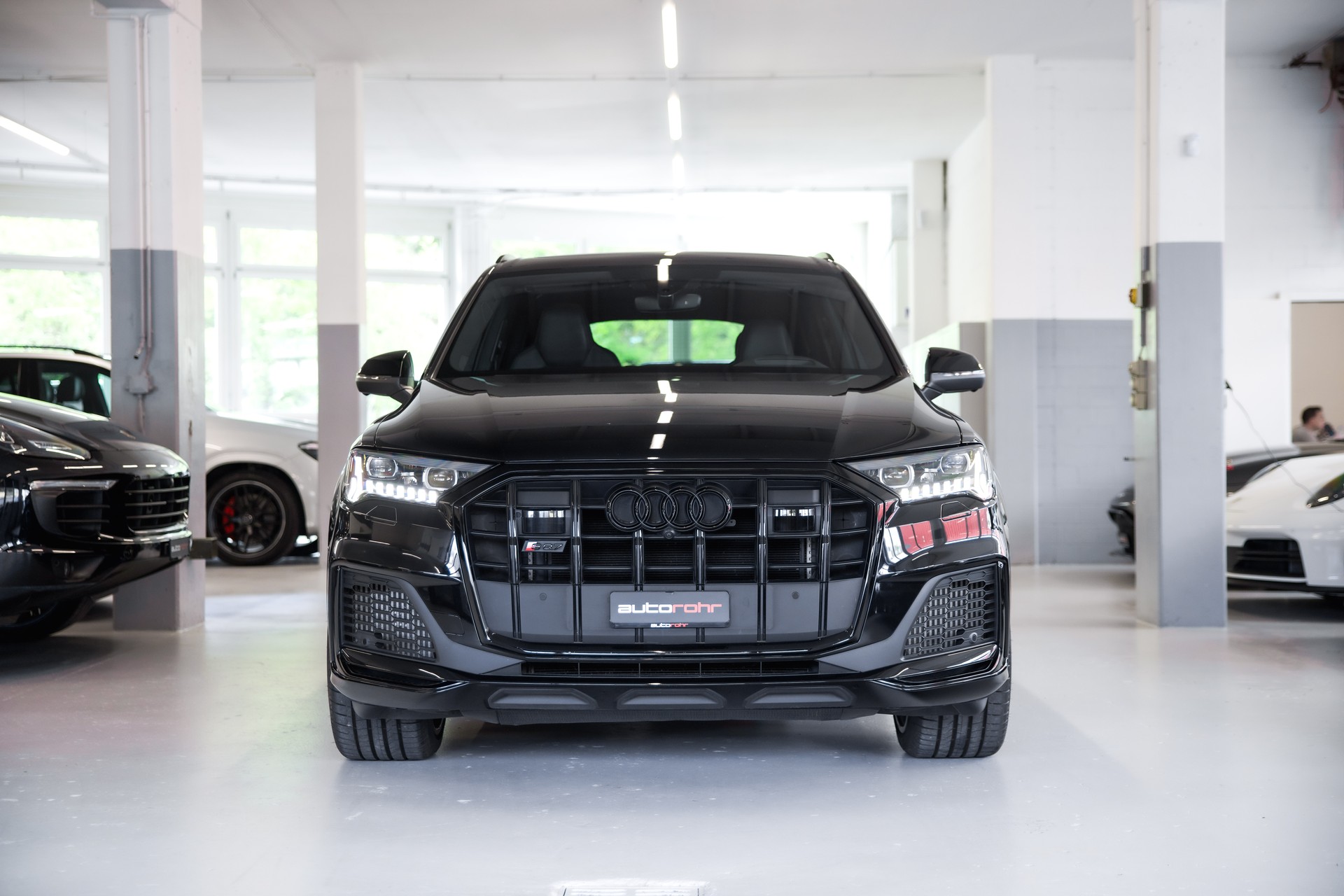 AUDI SQ7 TFSI quattro tiptronic-showroom-element-1