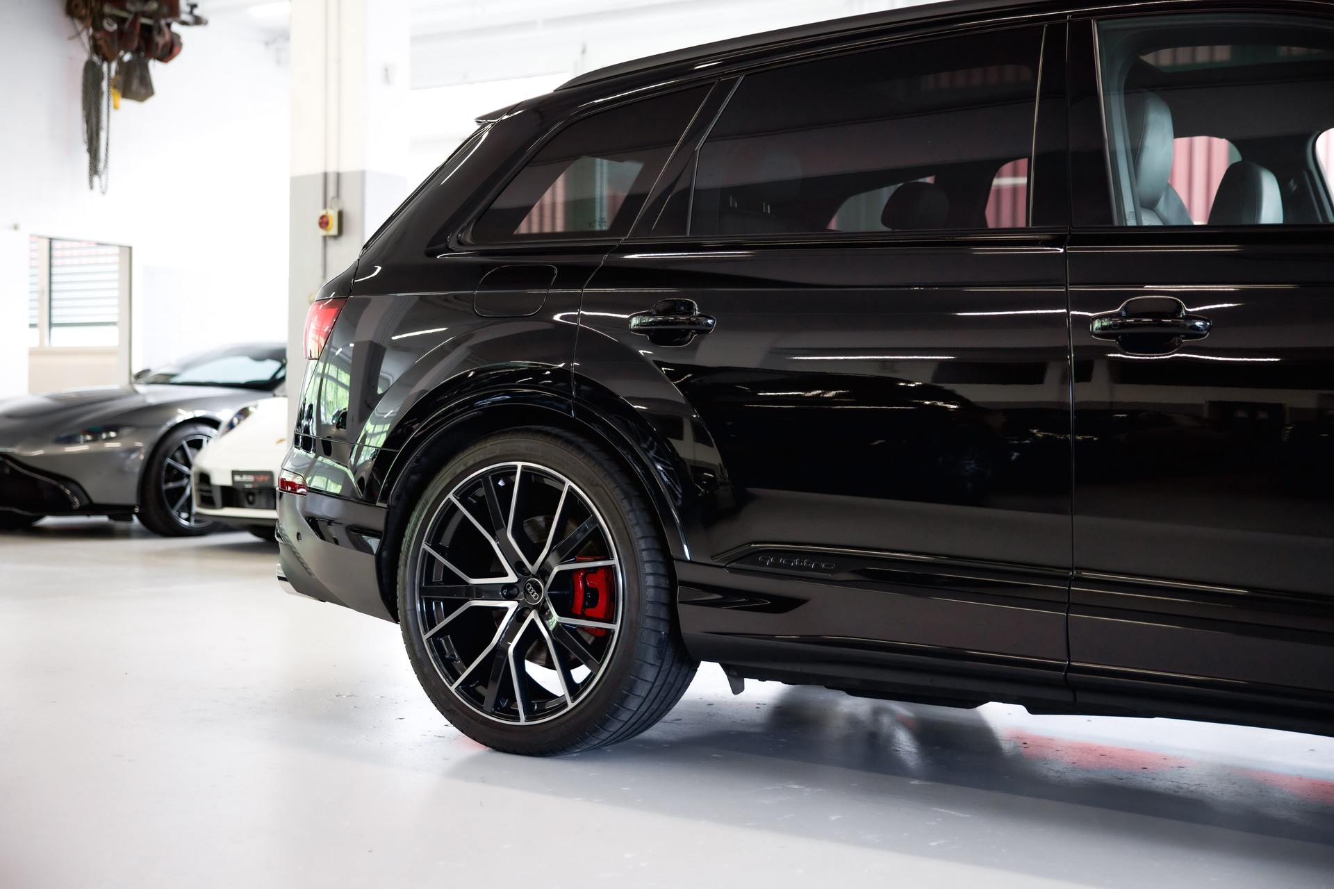 AUDI SQ7 TFSI quattro tiptronic-image-11
