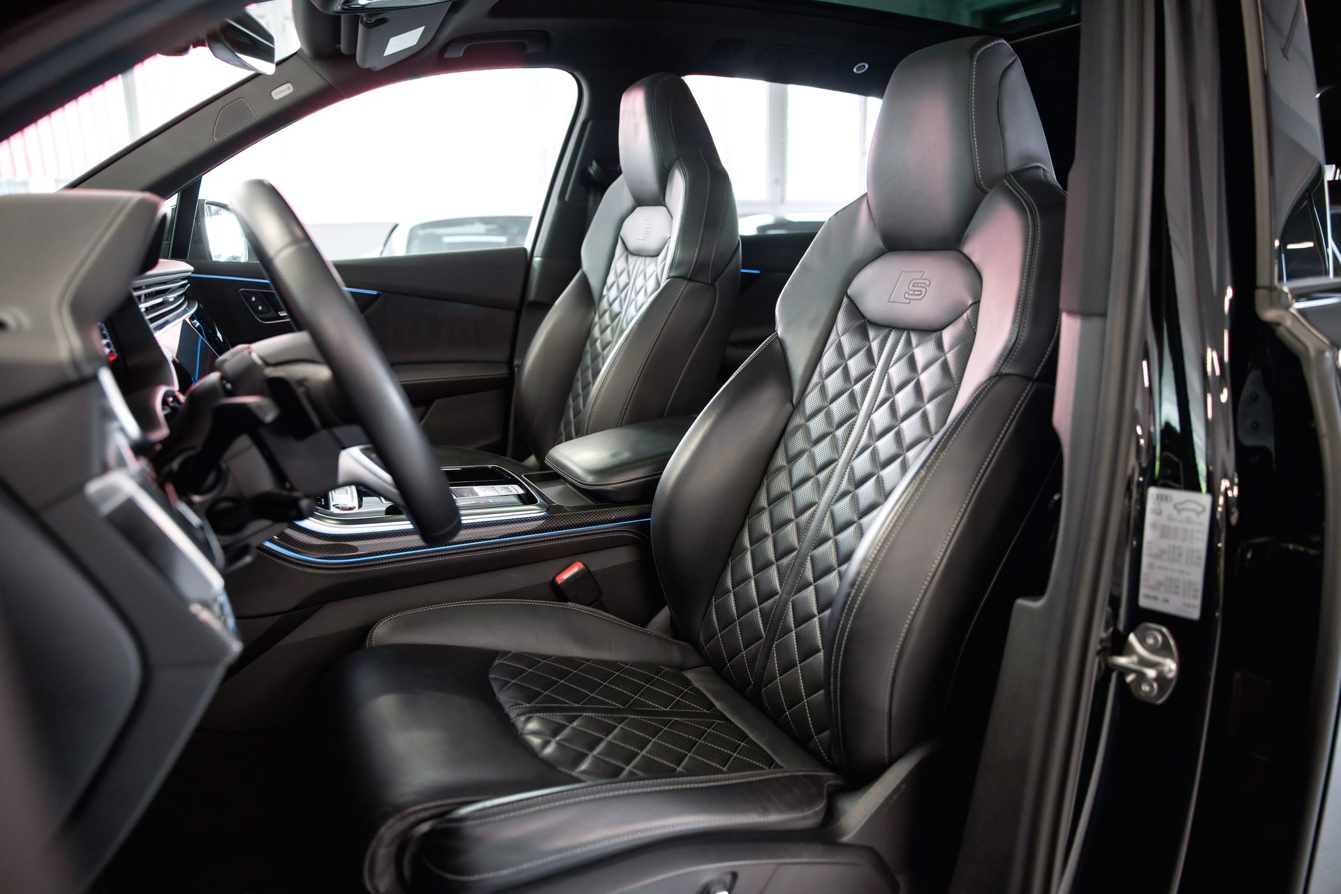 AUDI SQ7 TFSI quattro tiptronic-image-18