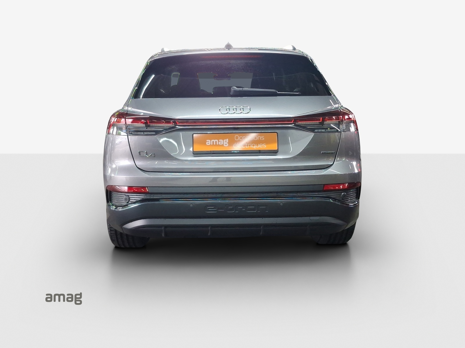 AUDI Q4 e-tron 45 quattro-showroom-element-3