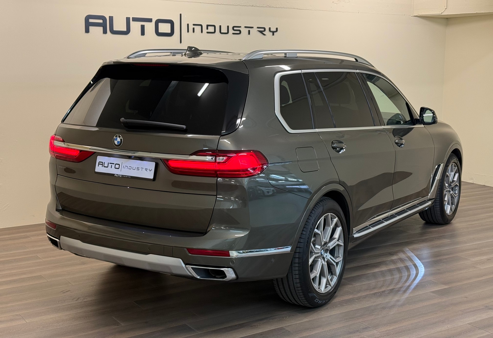 BMW X7 xDrive 48V 40i Steptronic-showroom-element-3