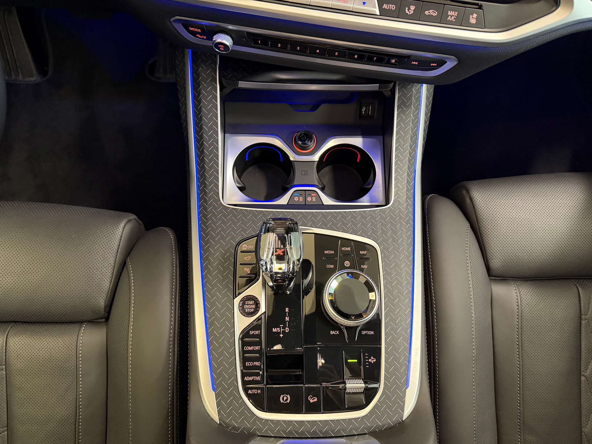 BMW X7 xDrive 48V 40i Steptronic-image-21