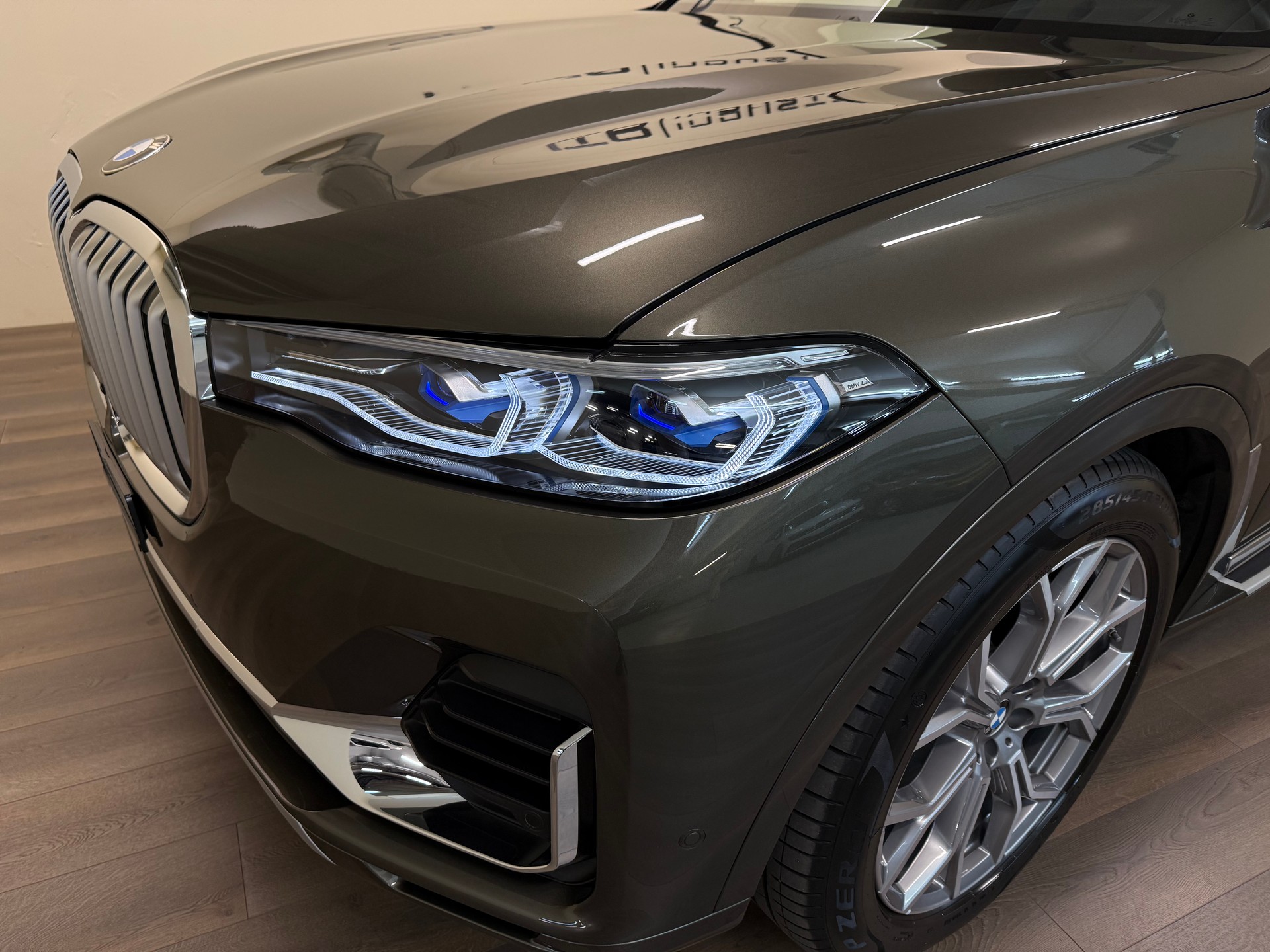 BMW X7 xDrive 48V 40i Steptronic-showroom-element-2