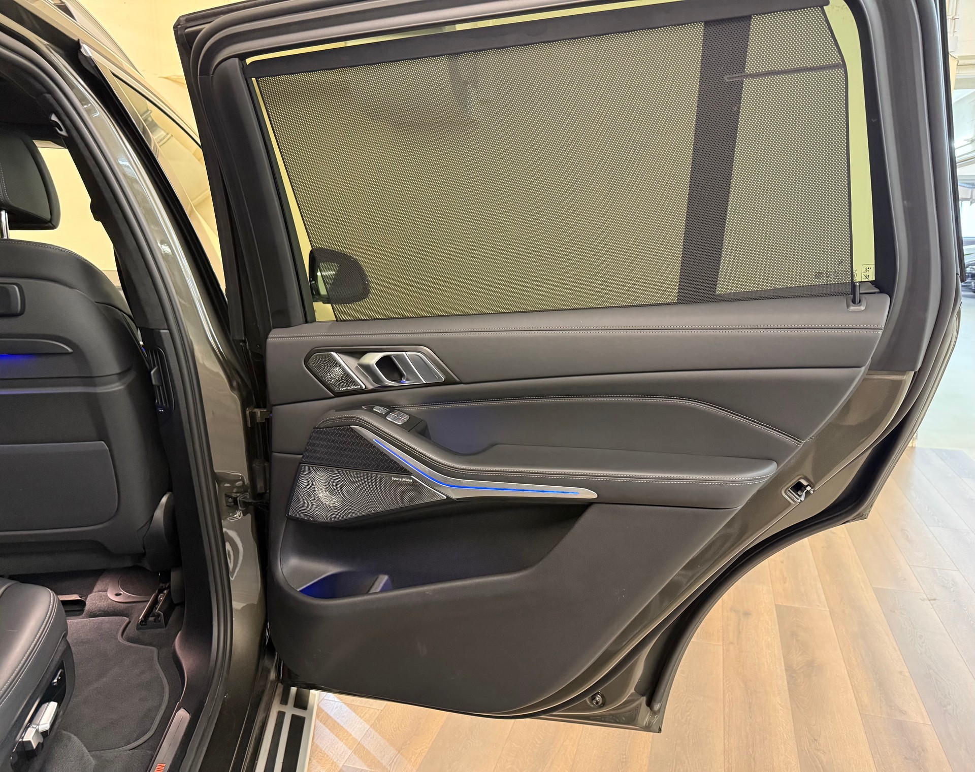BMW X7 xDrive 48V 40i Steptronic-image-28
