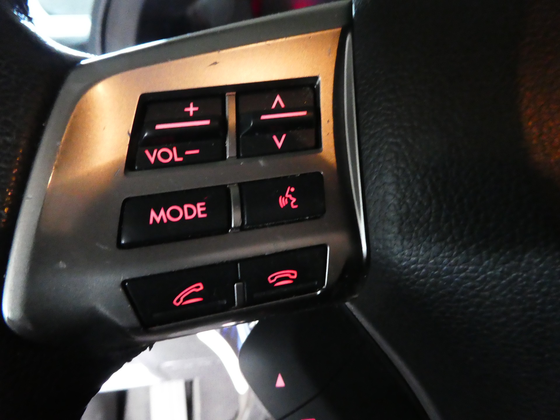 SUBARU XV 2.0 Swiss Two AWD CVT-image-15