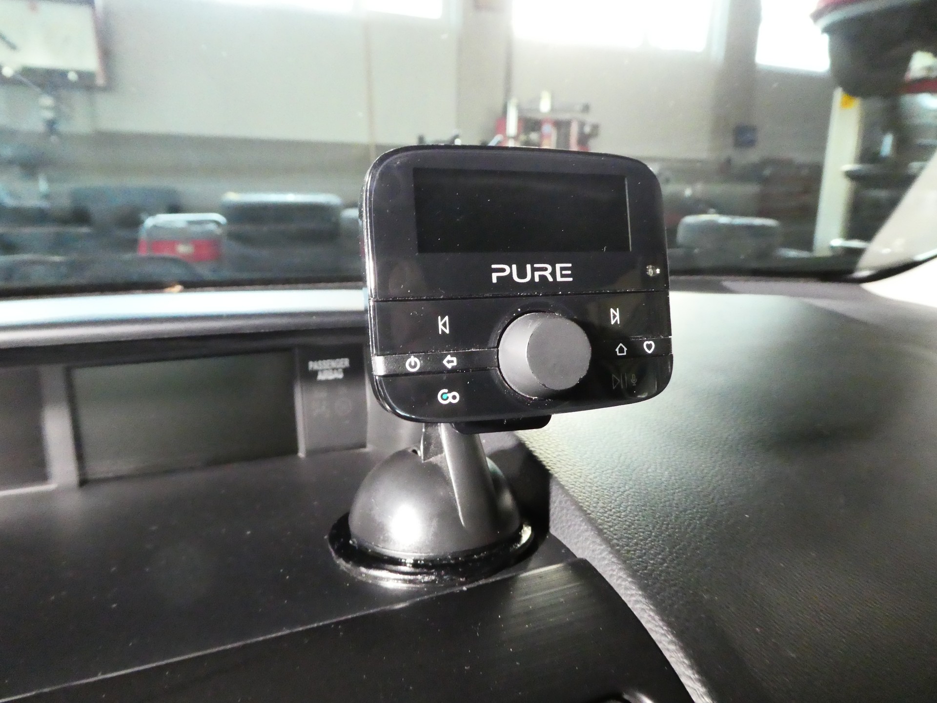 SUBARU XV 2.0 Swiss Two AWD CVT-image-2