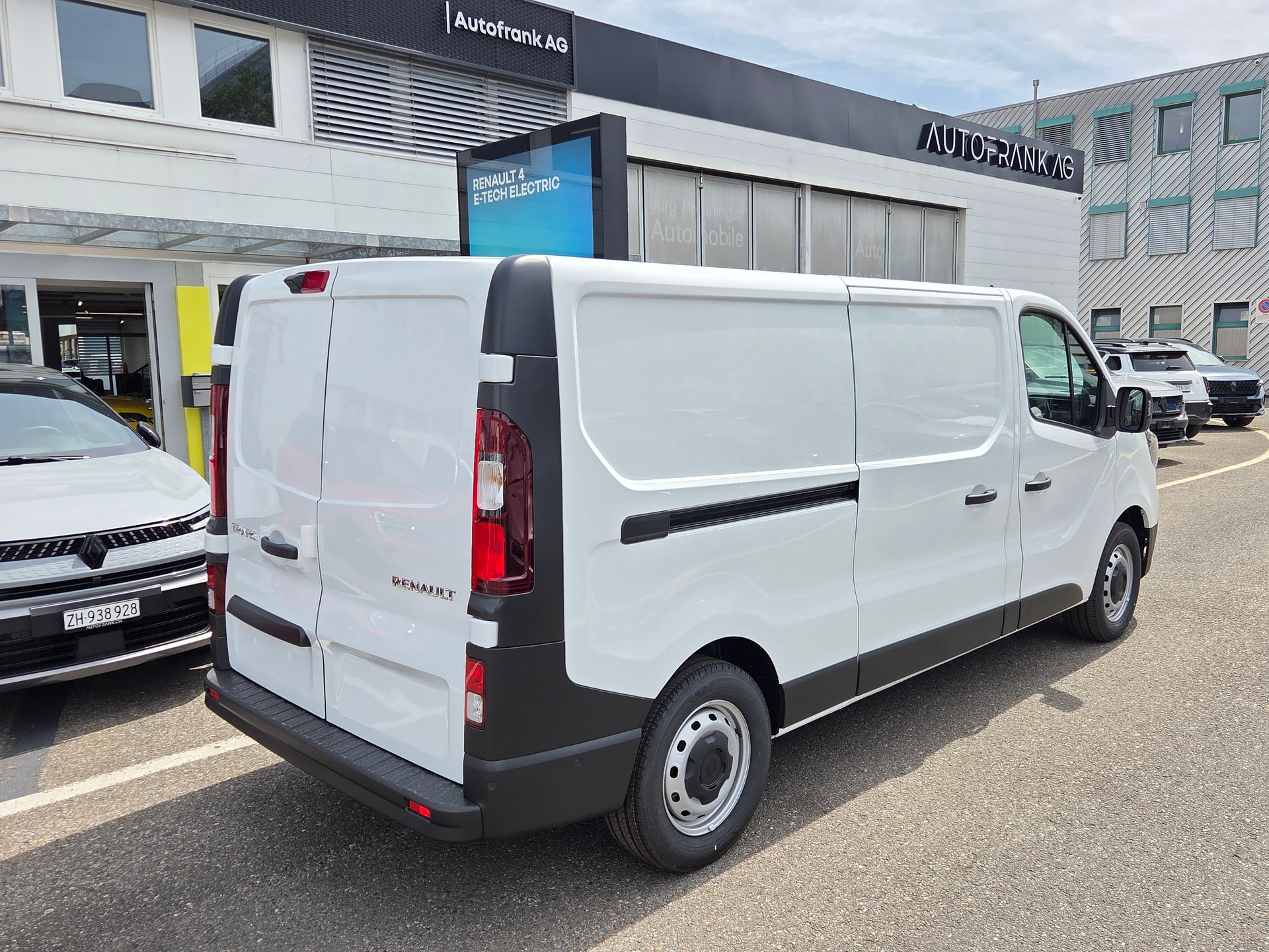 RENAULT Trafic Kaw. 3.0 t L2 H1 2.0 dCi Blue 150 Advance-image-8