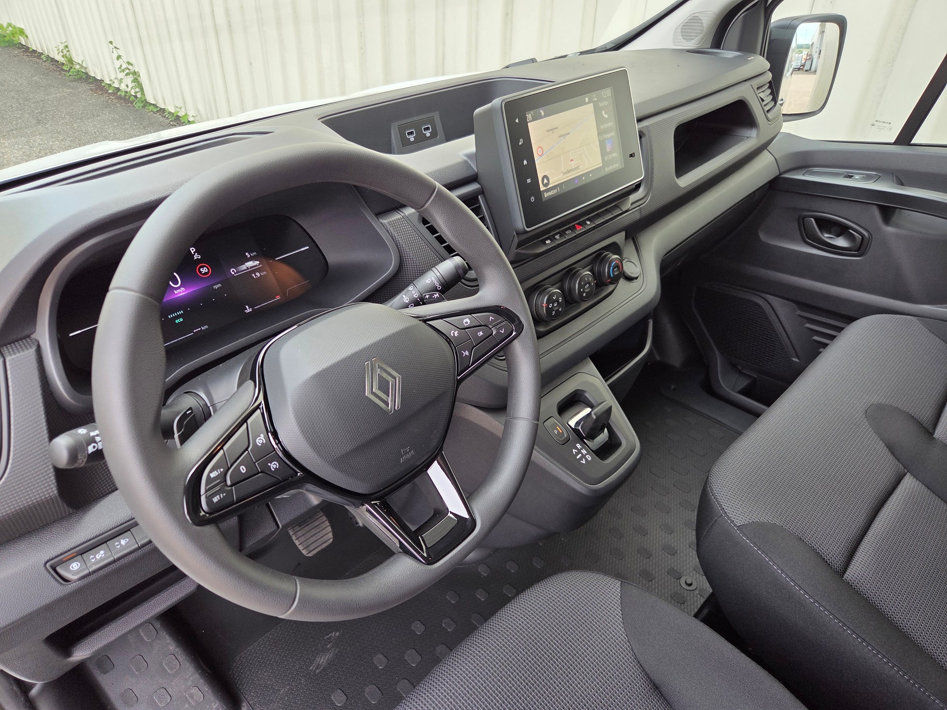 RENAULT Trafic Kaw. 3.0 t L2 H1 2.0 dCi Blue 150 Advance-image-9