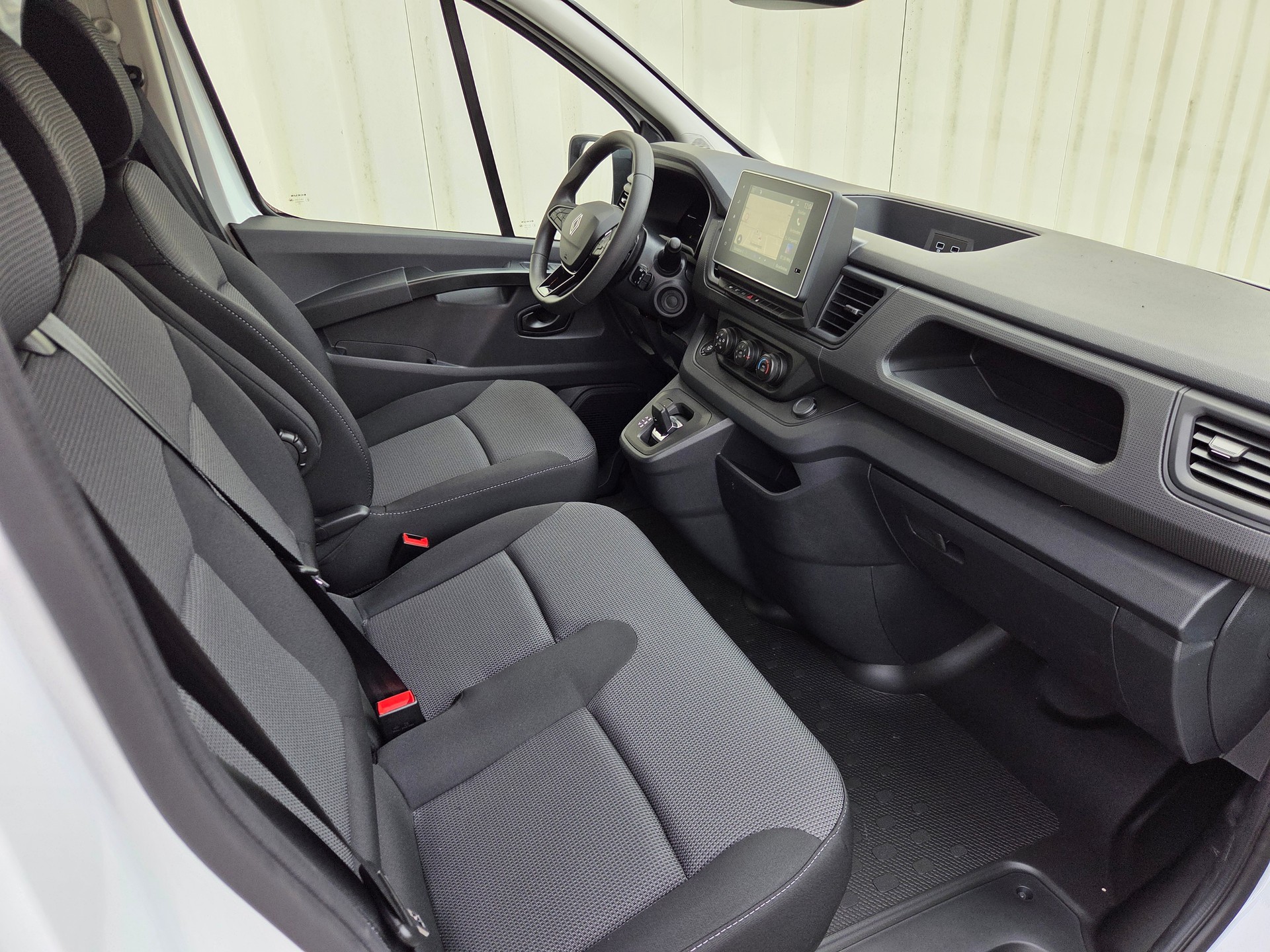 RENAULT Trafic Kaw. 3.0 t L2 H1 2.0 dCi Blue 150 Advance-image-13