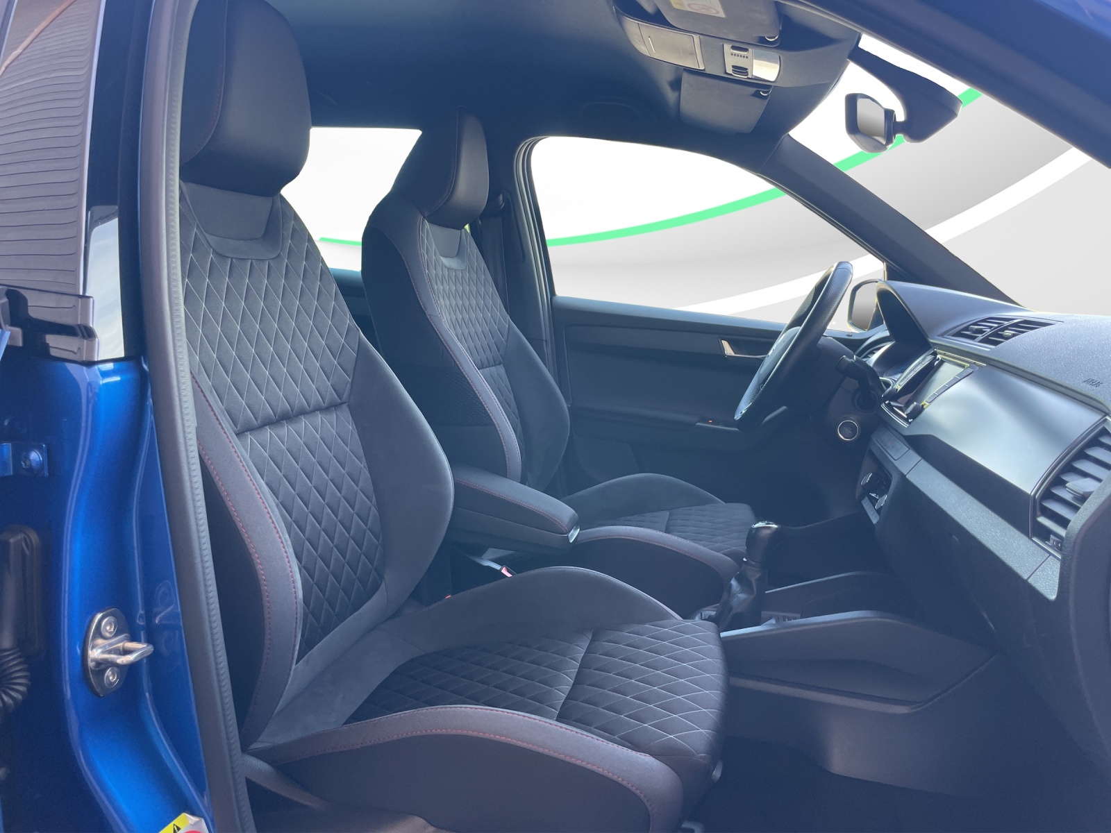 SKODA Fabia 1.0 TSI Style-image-12