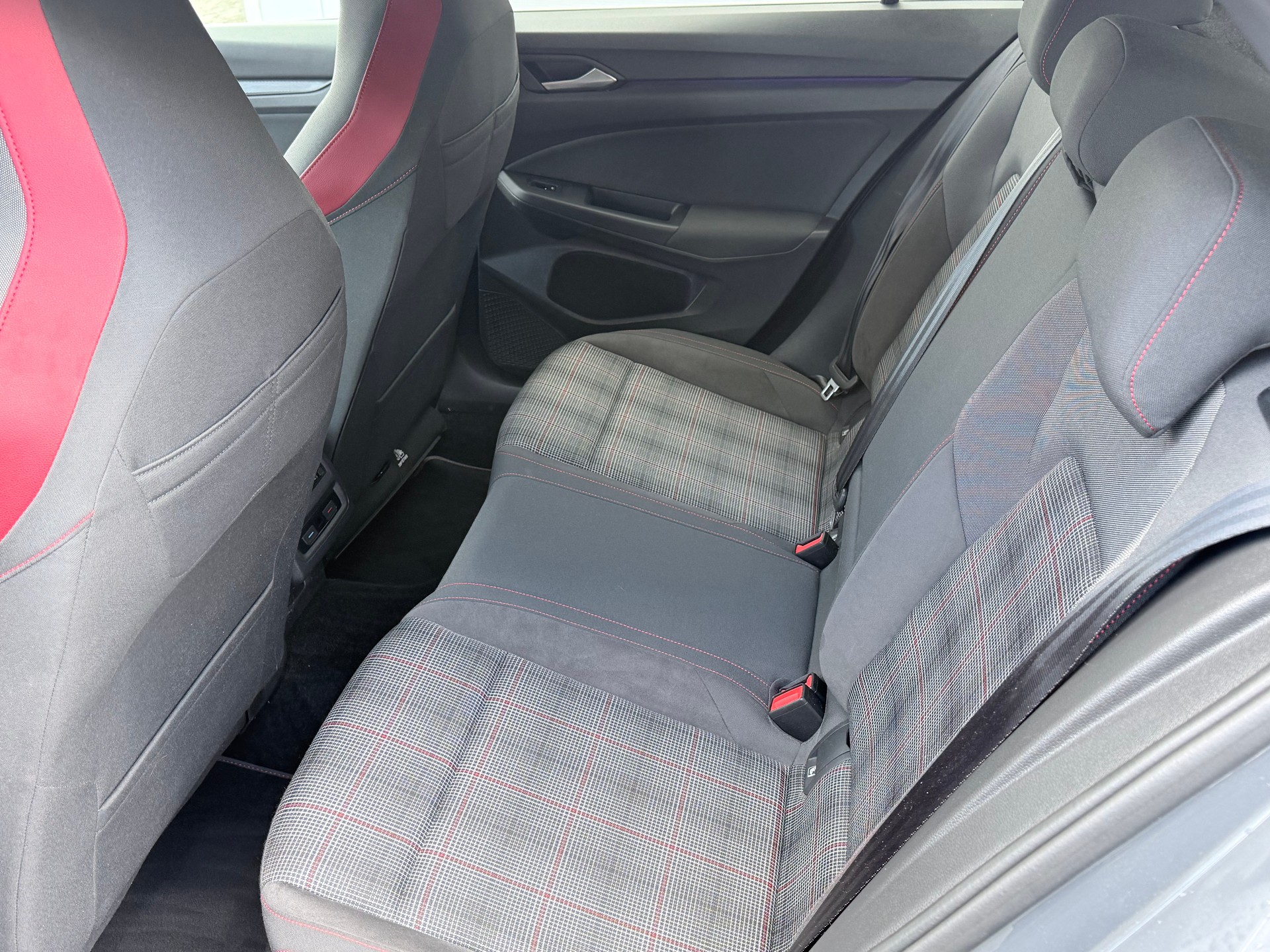 VW Golf 2.0 TSI GTI DSG-image-15