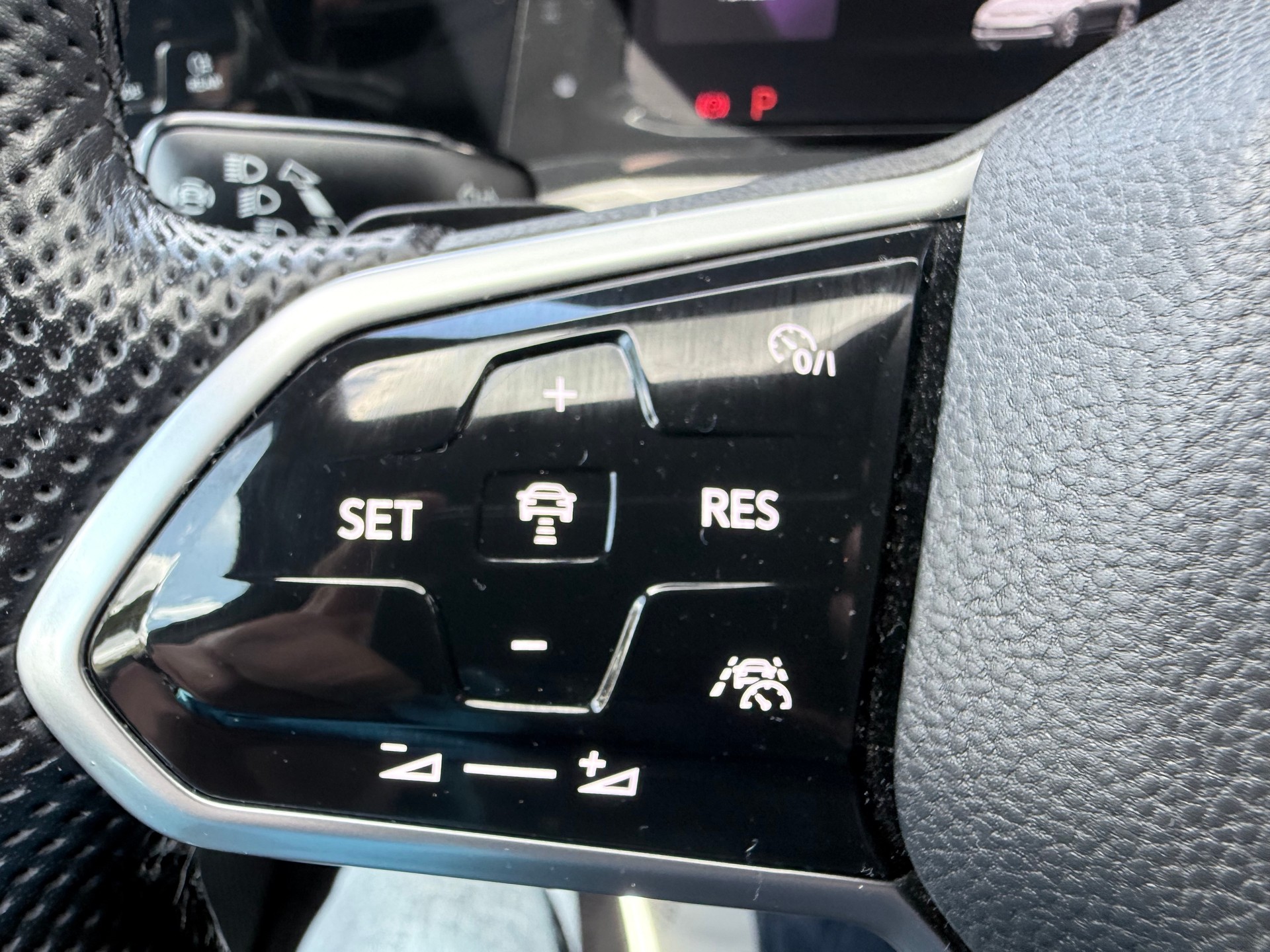 VW Golf 2.0 TSI GTI DSG-image-15