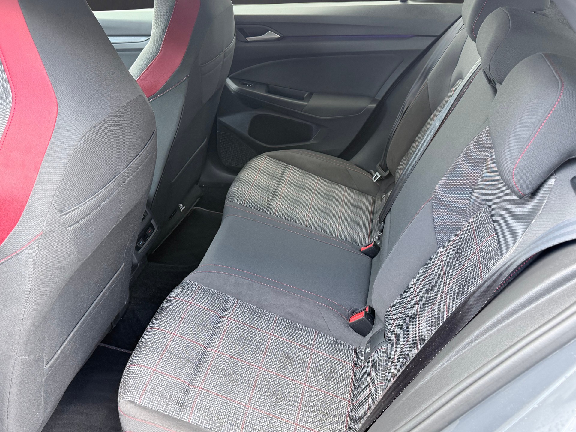 VW Golf 2.0 TSI GTI DSG-image-14