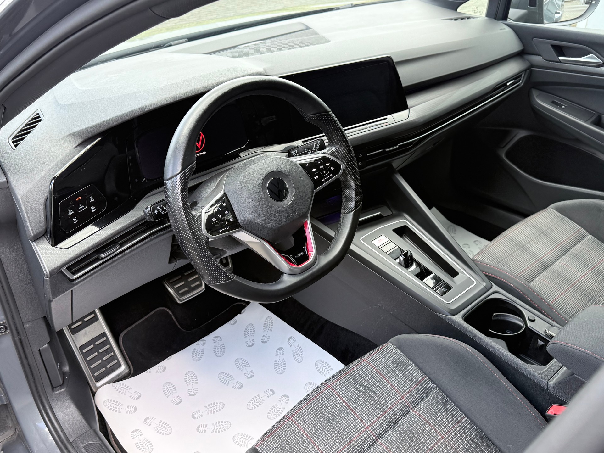 VW Golf 2.0 TSI GTI DSG-image-12