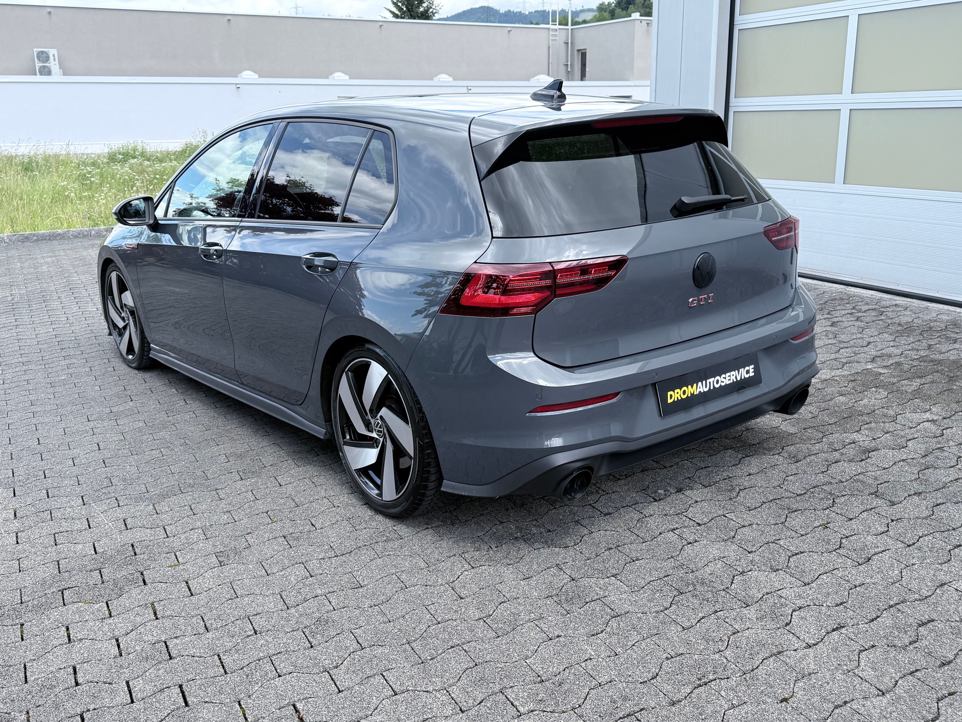 VW Golf 2.0 TSI GTI DSG-image-7