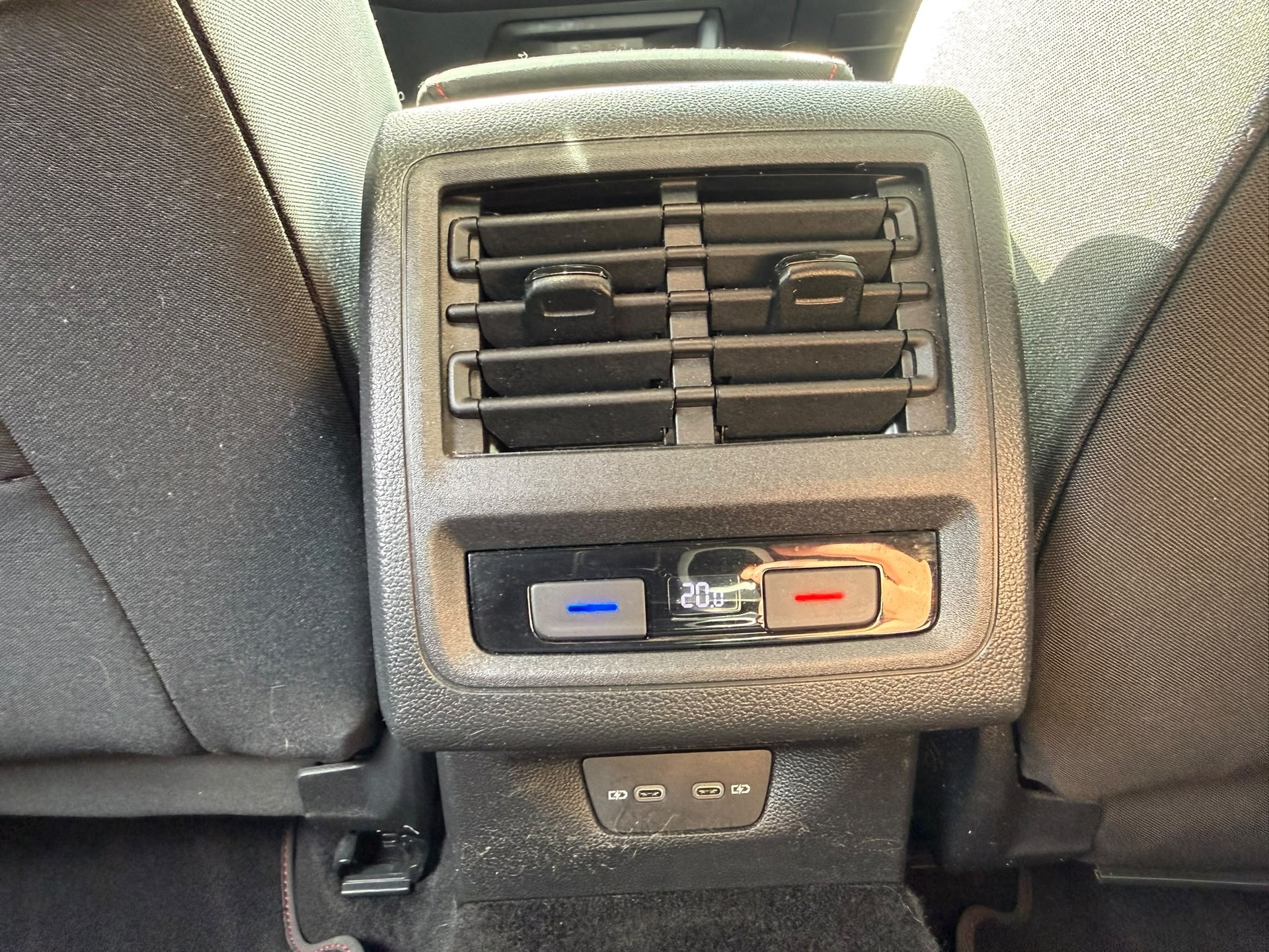 VW Golf 2.0 TSI GTI DSG-image-22