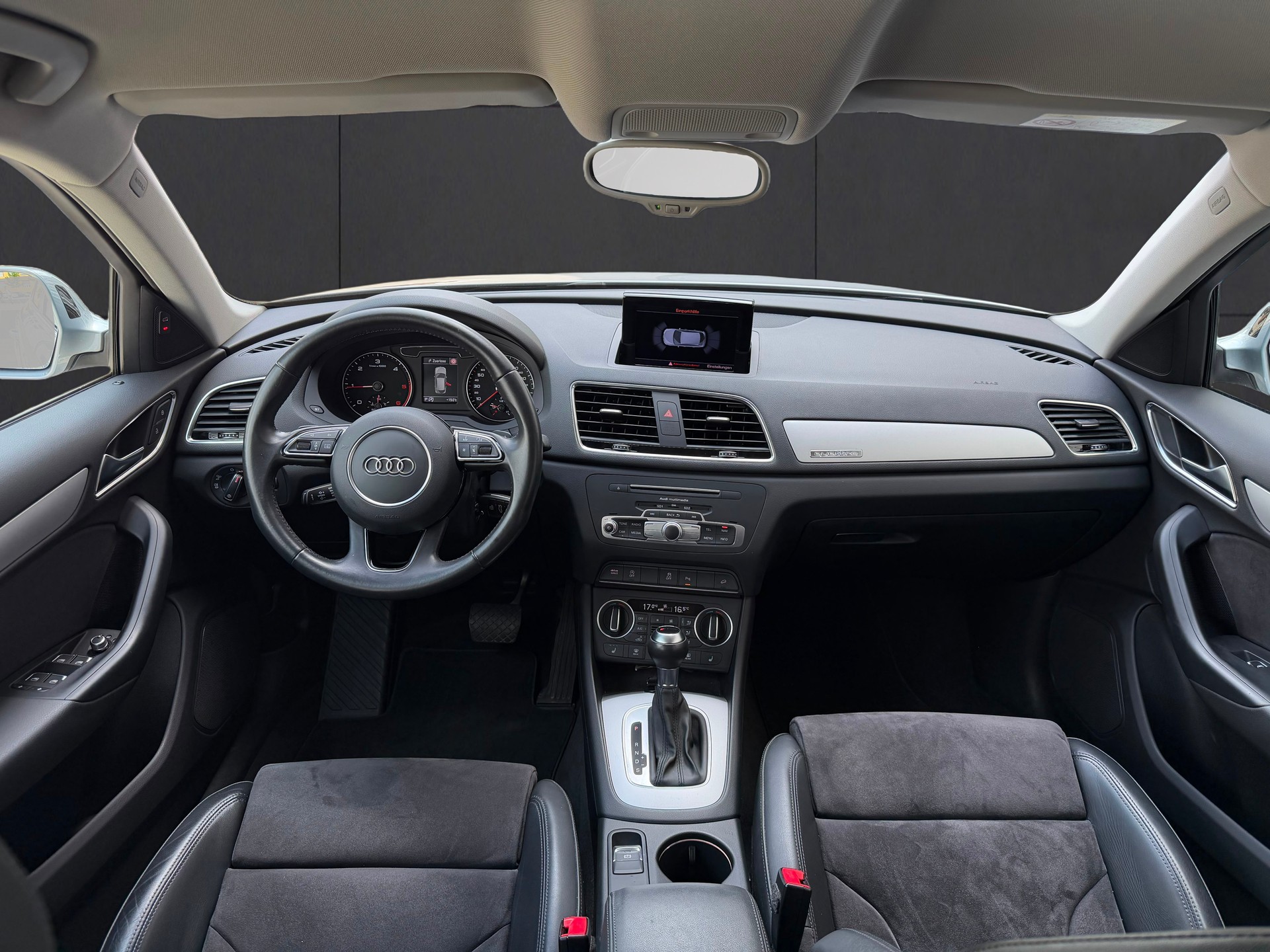 AUDI Q3 2.0 TDI sport quattro S-tronic-image-11