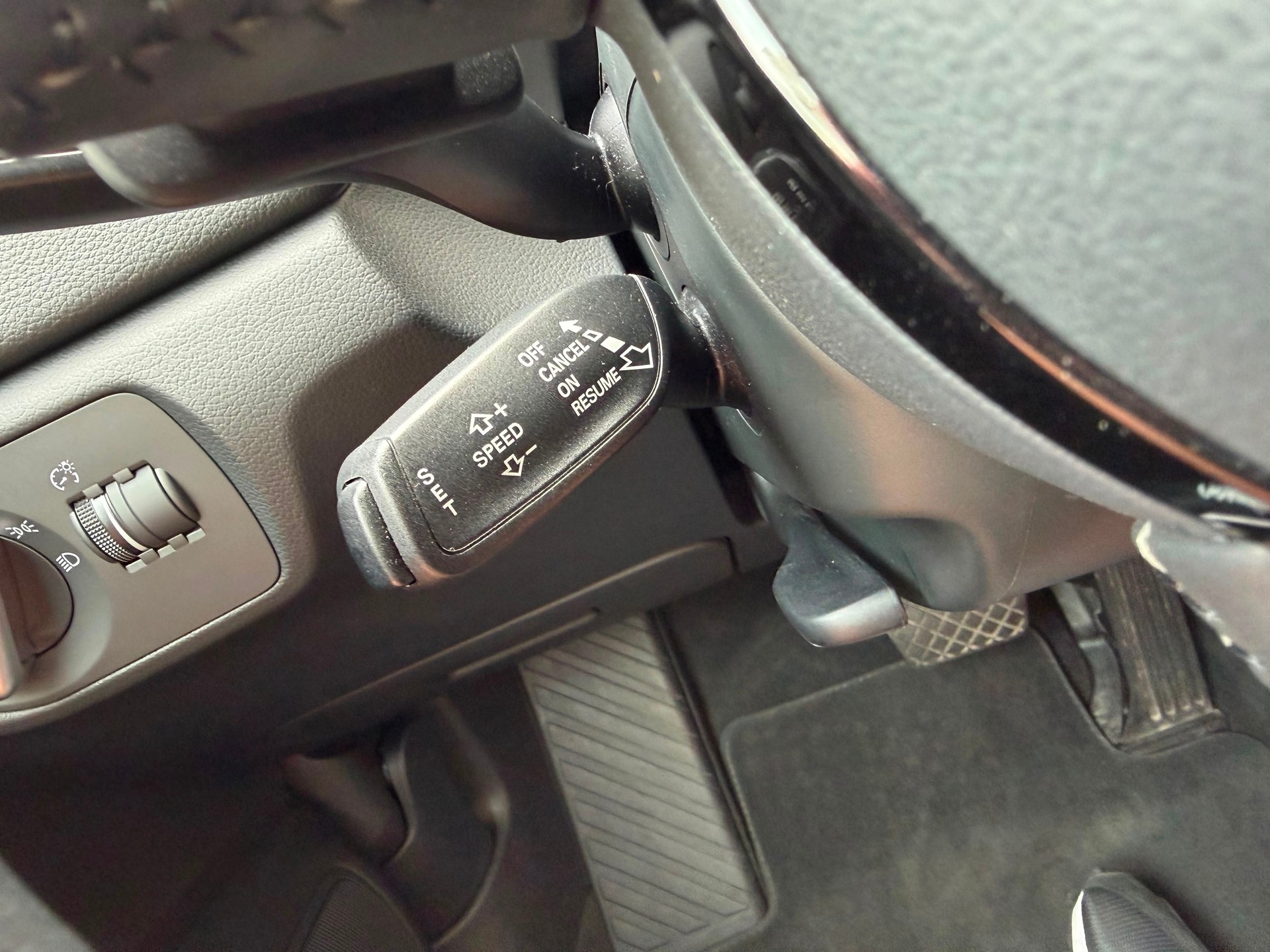 AUDI Q3 2.0 TDI sport quattro S-tronic-image-17