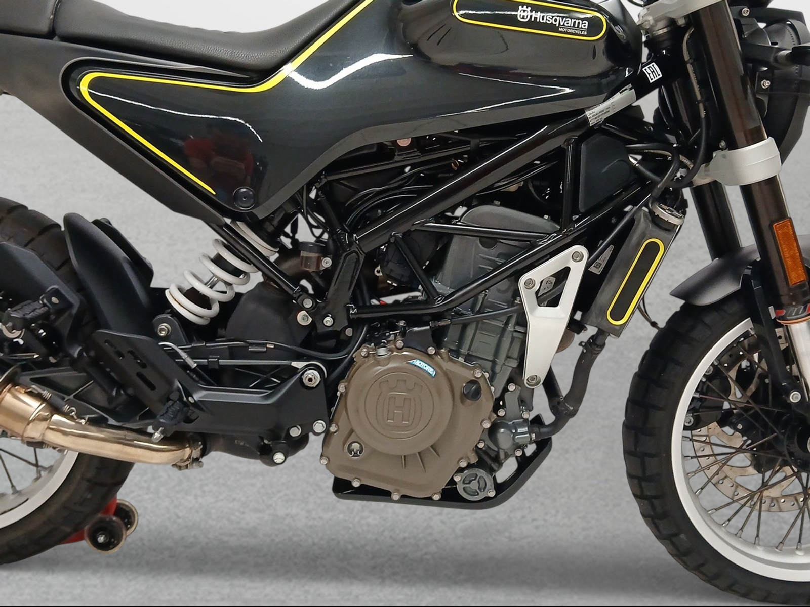 HUSQVARNA SVARTPILEN 401-image-8
