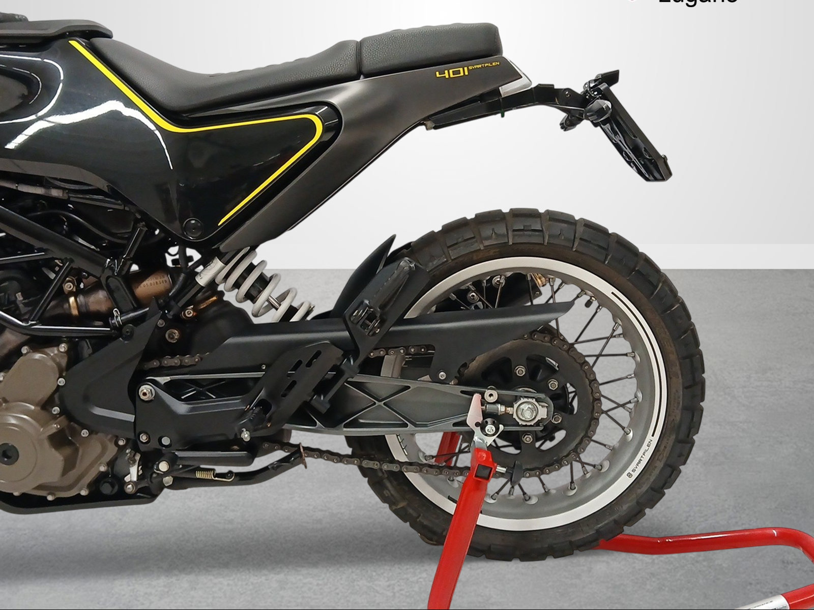 HUSQVARNA SVARTPILEN 401-image-11