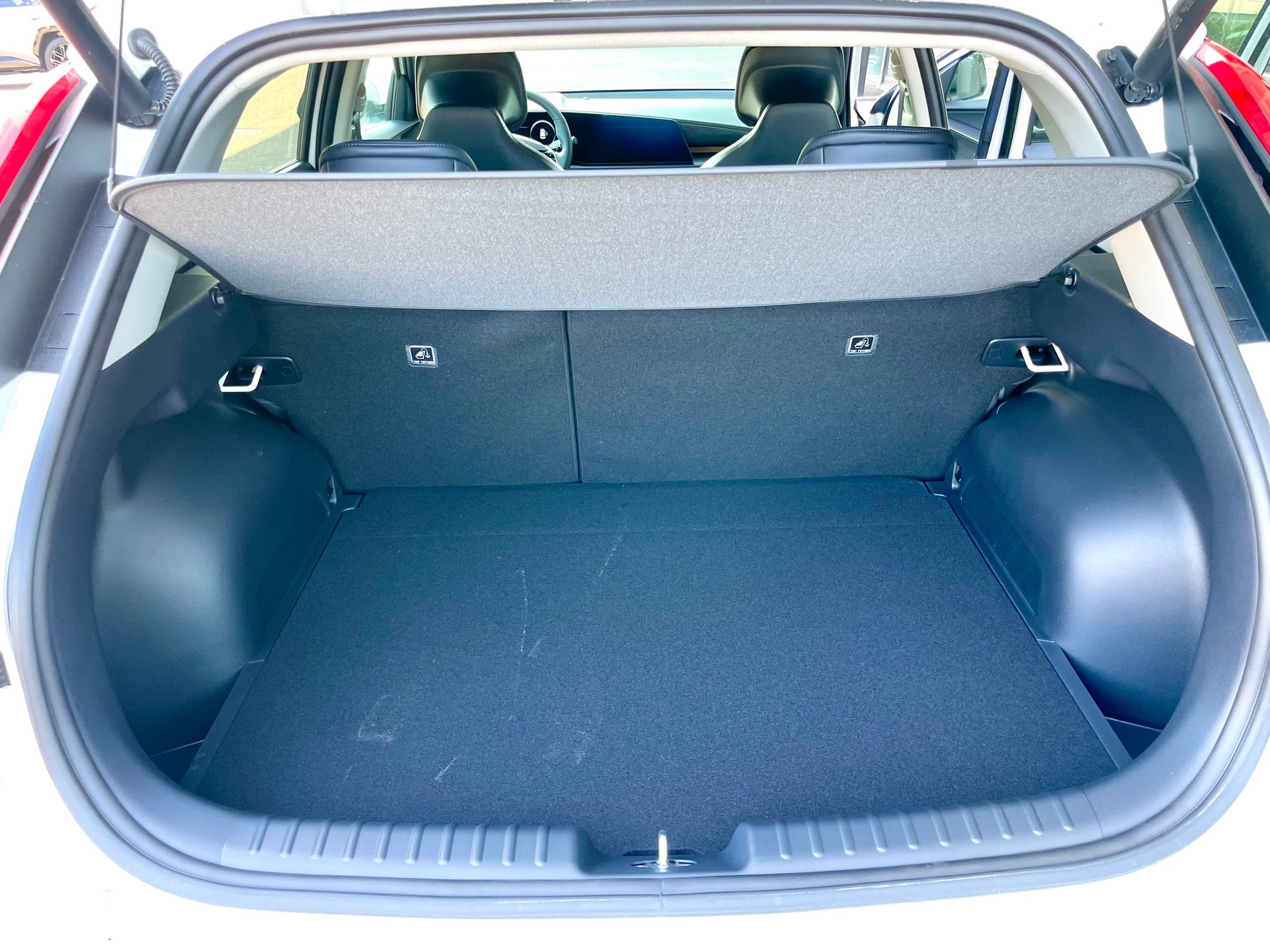KIA Niro 1.6GDi Hybrid Style DCT-image-8