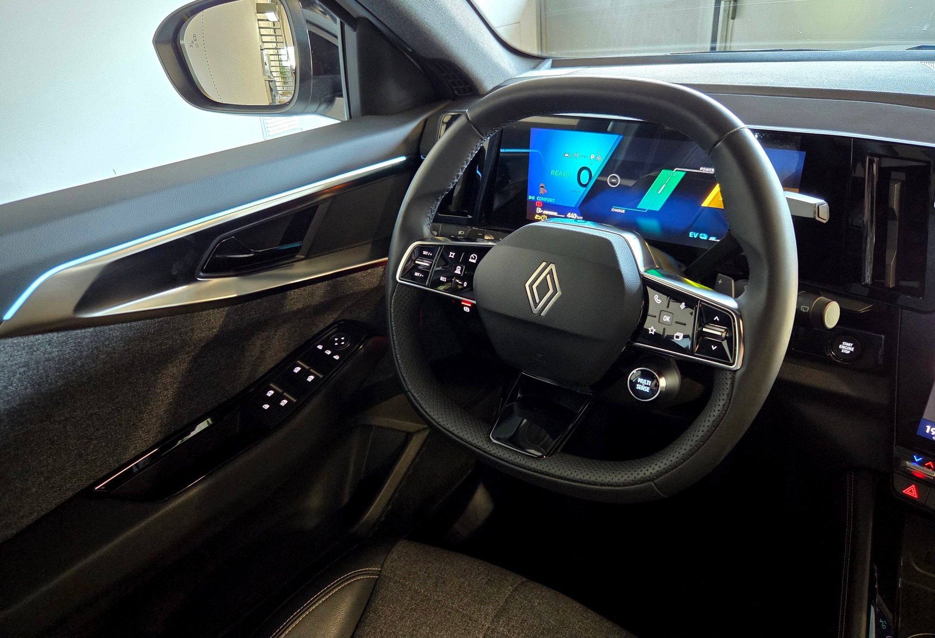 RENAULT Espace 1.2 E-Tech techno 7 Plätzer-image-16