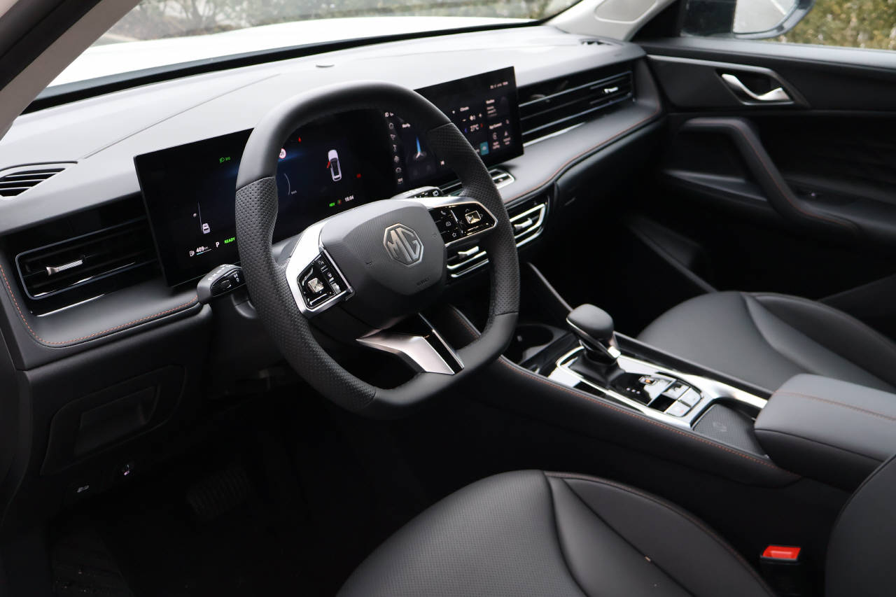 MG HS 1.5 Hybrid Luxury-image-6